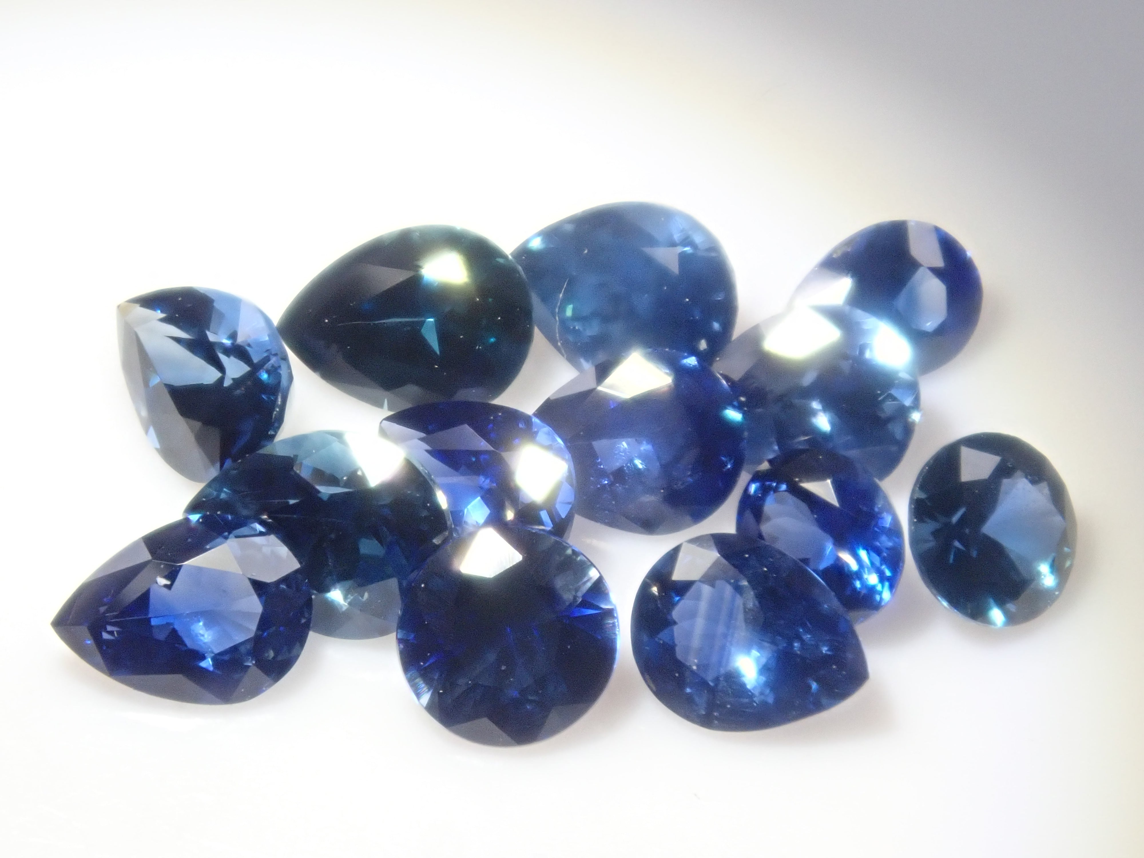 【11/3 22時販売】《限定15石》非加熱ロイヤルブルーサファイア2石（AIGS鑑別書付き）が当たるブルーサファイアガチャ《複数購入割引有》