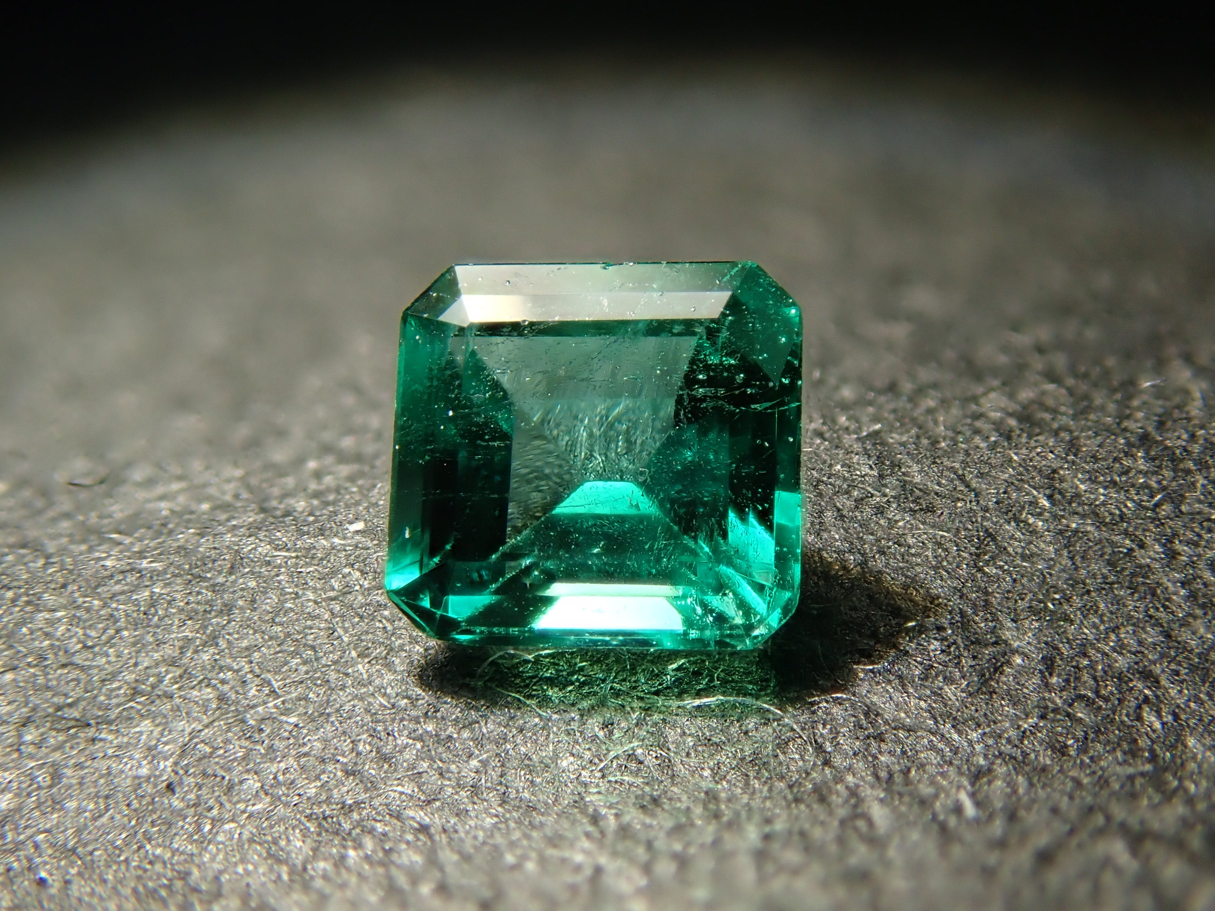 コロンビア産エメラルド 0.121ctルース