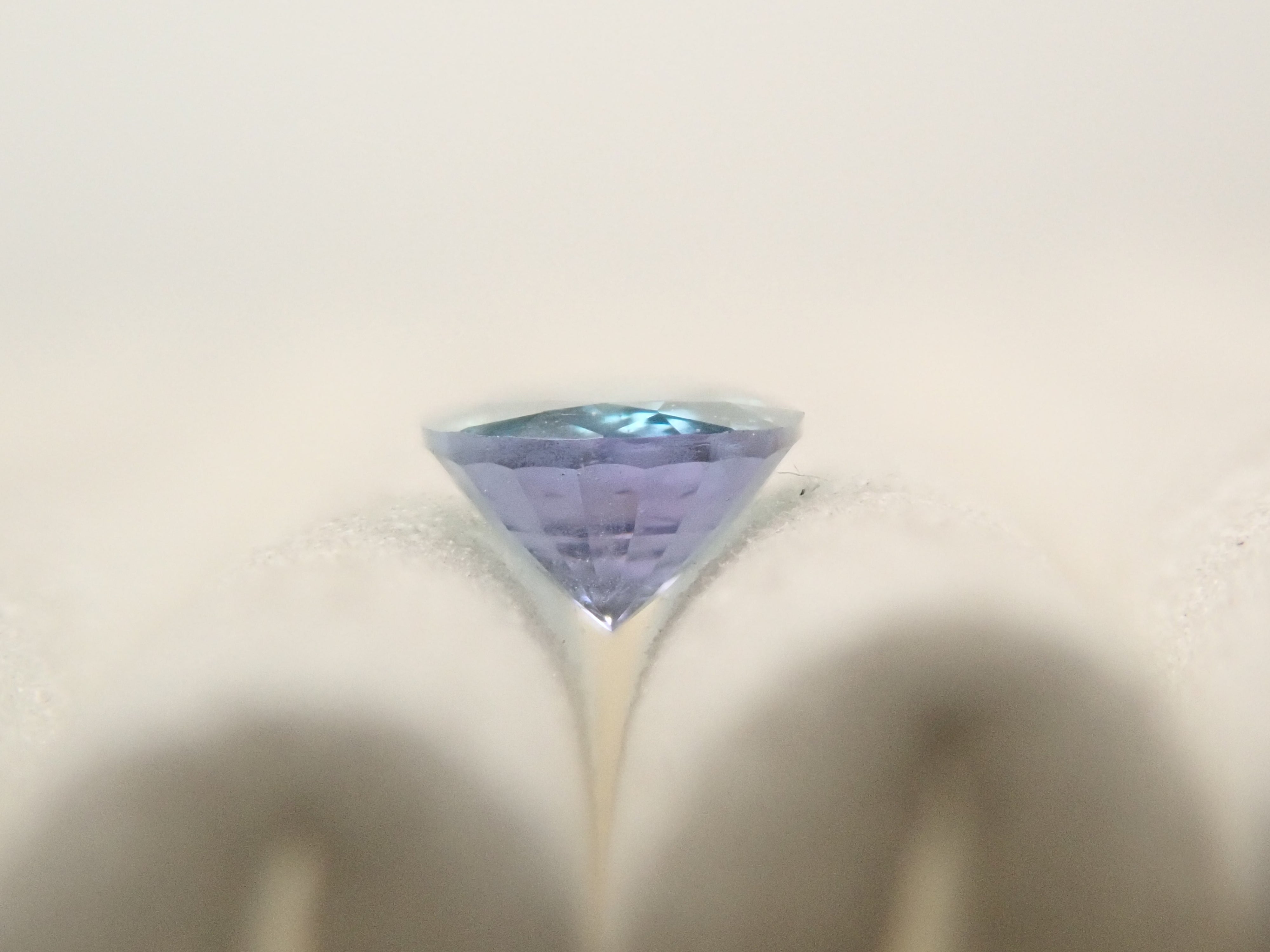 タンザニア産コーネルピン 0.241ctルース