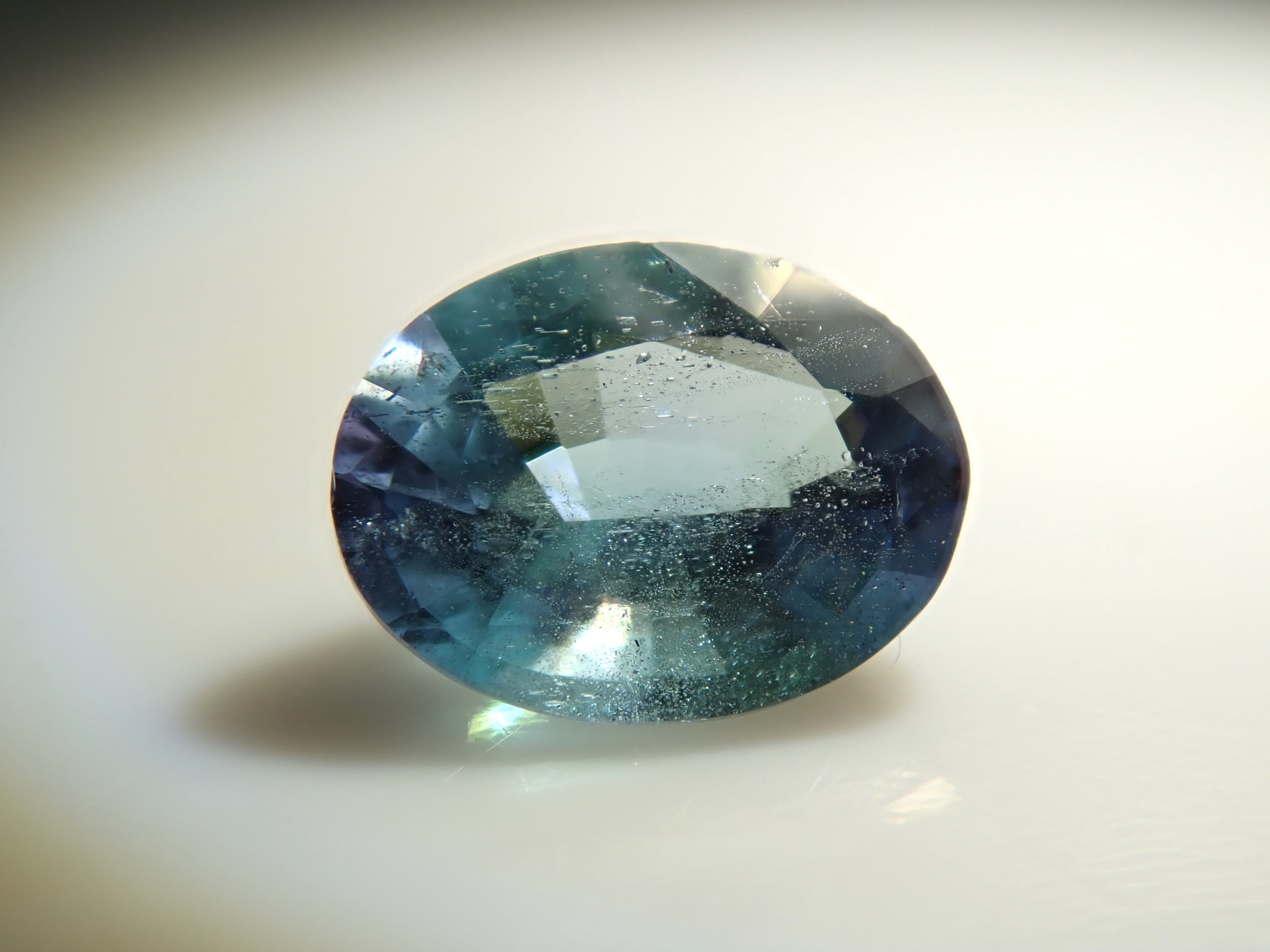 タンザニア産コーネルピン 0.241ctルース