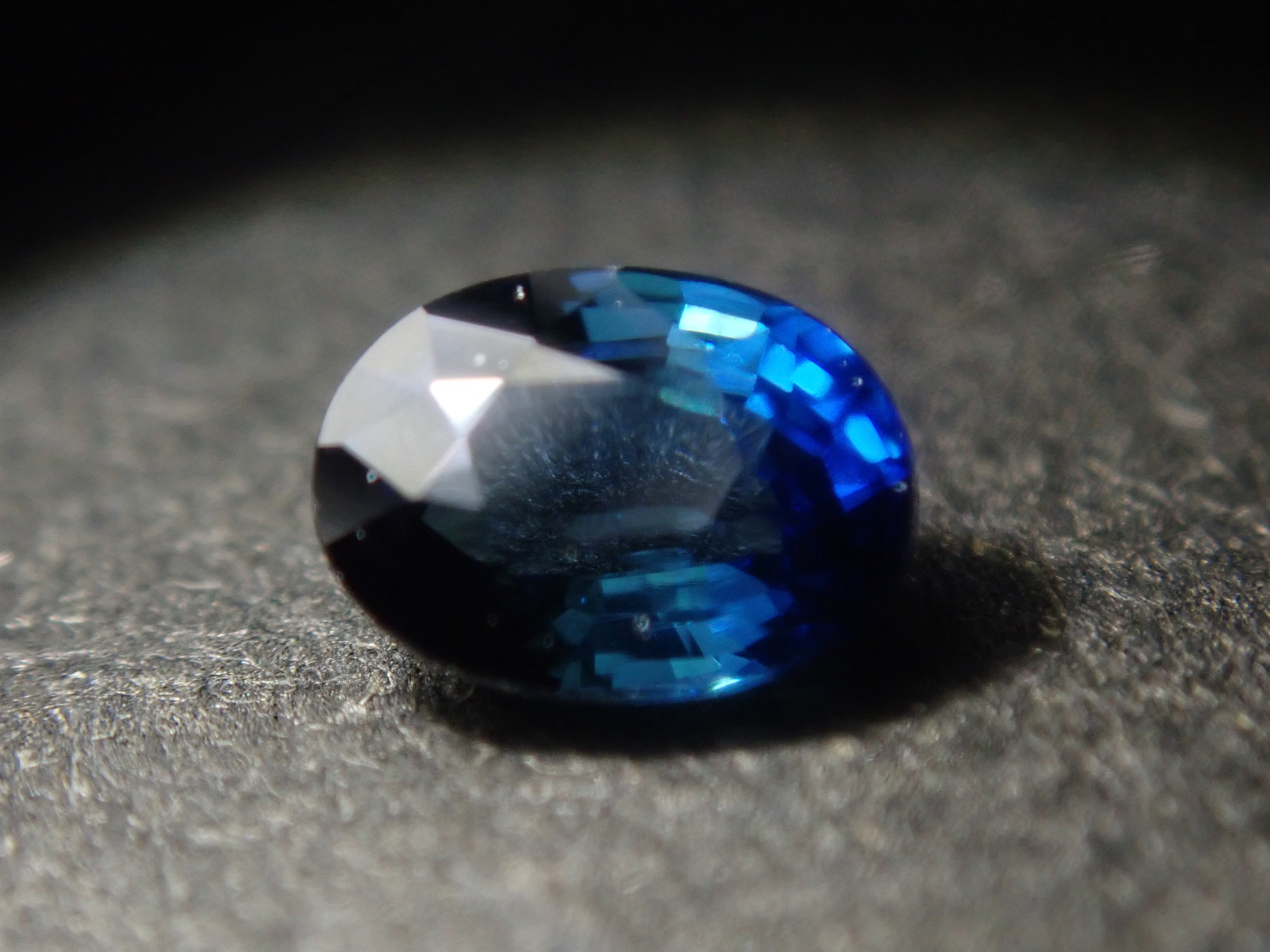 【11/3 22時販売】《限定15石》非加熱ロイヤルブルーサファイア2石（AIGS鑑別書付き）が当たるブルーサファイアガチャ《複数購入割引有》