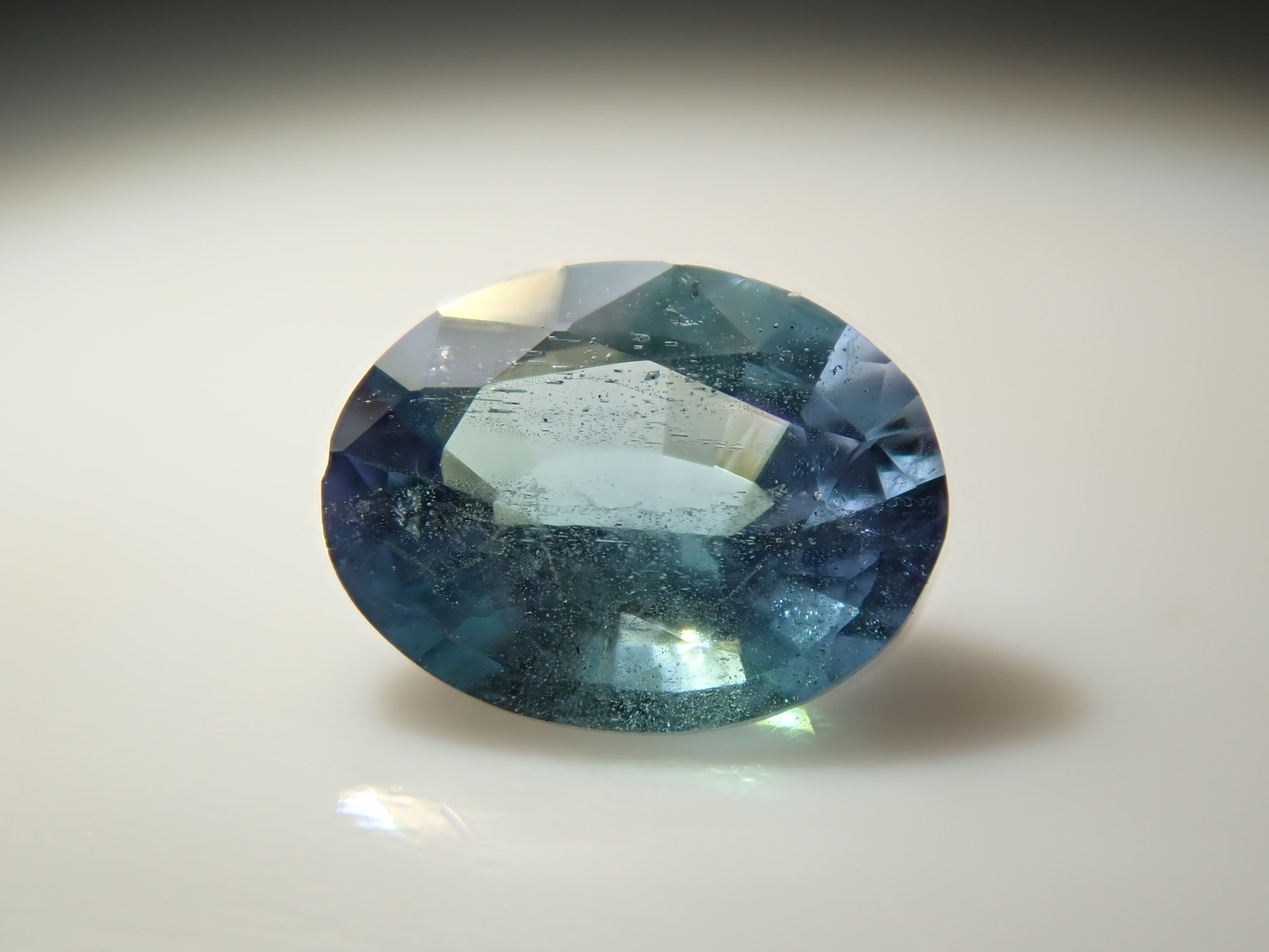 タンザニア産コーネルピン 0.241ctルース