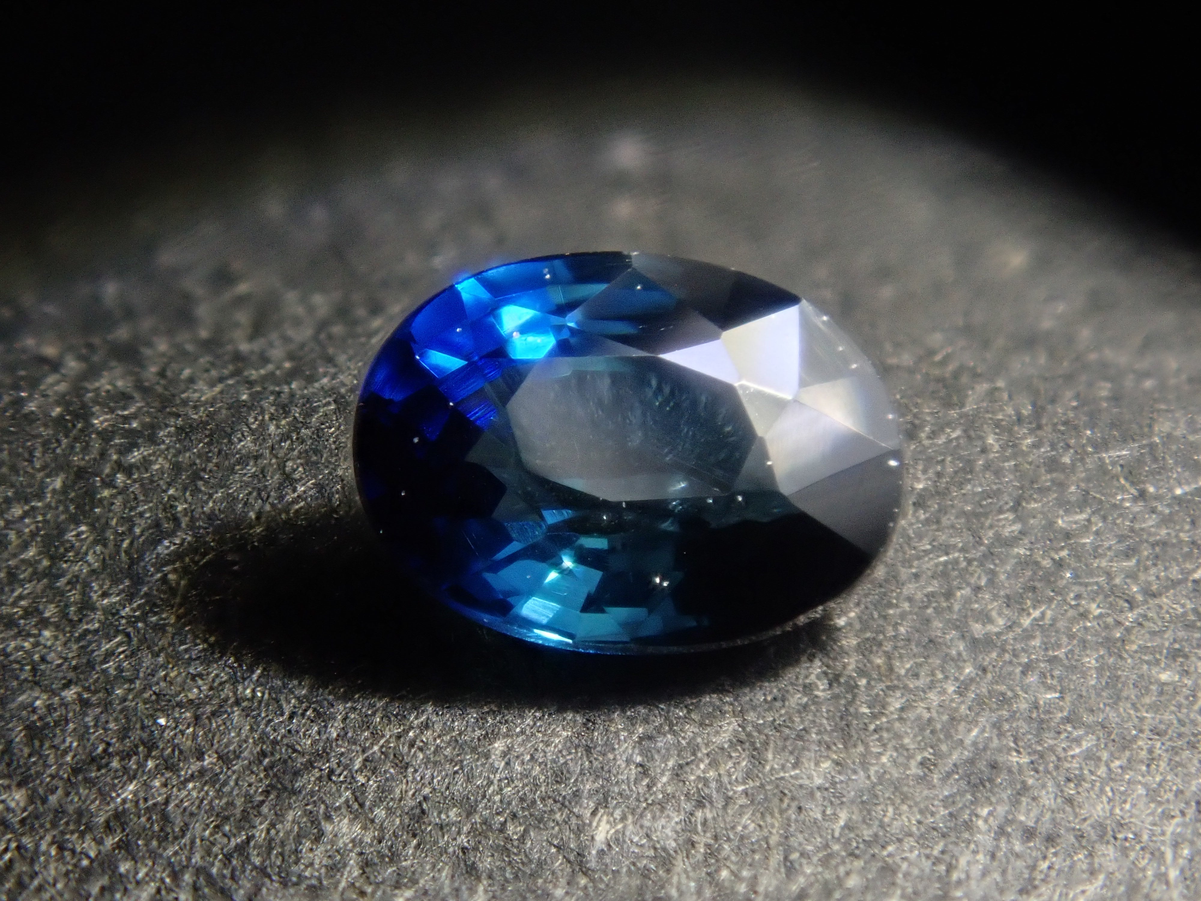 【11/3 22時販売】《限定15石》非加熱ロイヤルブルーサファイア2石（AIGS鑑別書付き）が当たるブルーサファイアガチャ《複数購入割引有》