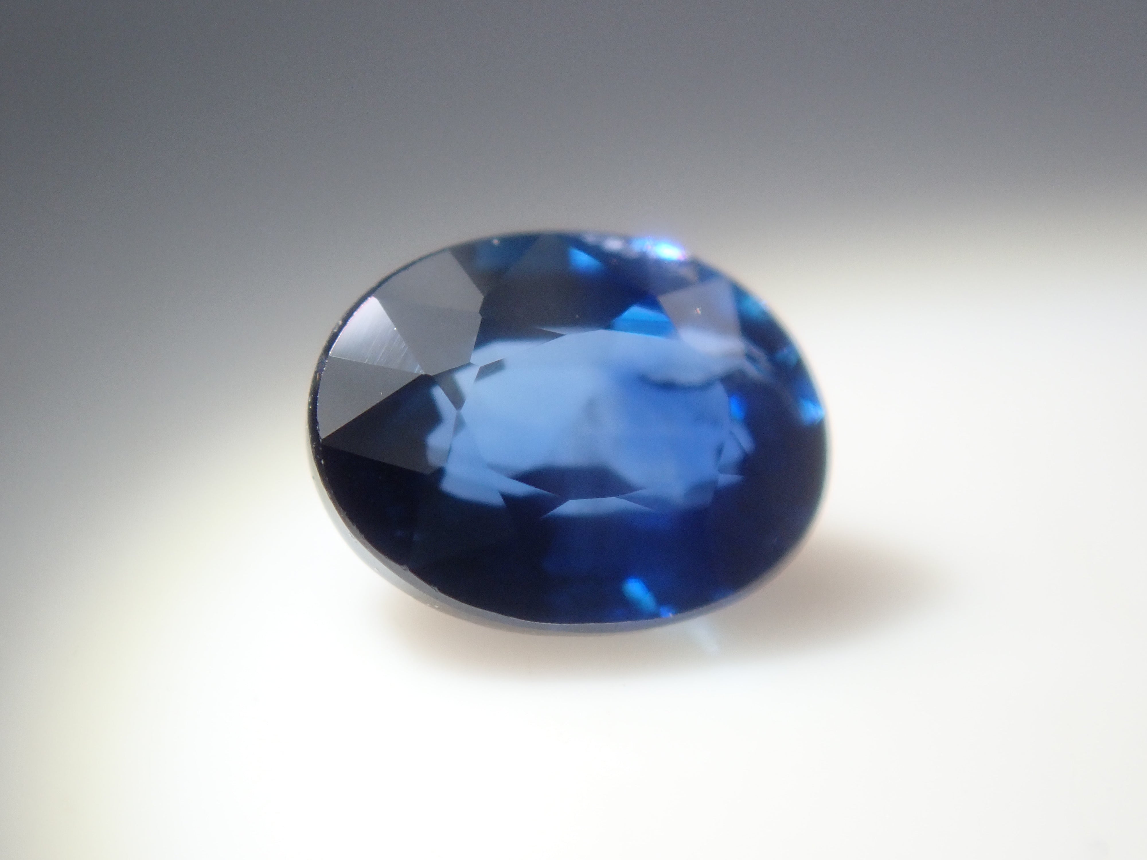 【11/3 22時販売】《限定15石》非加熱ロイヤルブルーサファイア2石（AIGS鑑別書付き）が当たるブルーサファイアガチャ《複数購入割引有》