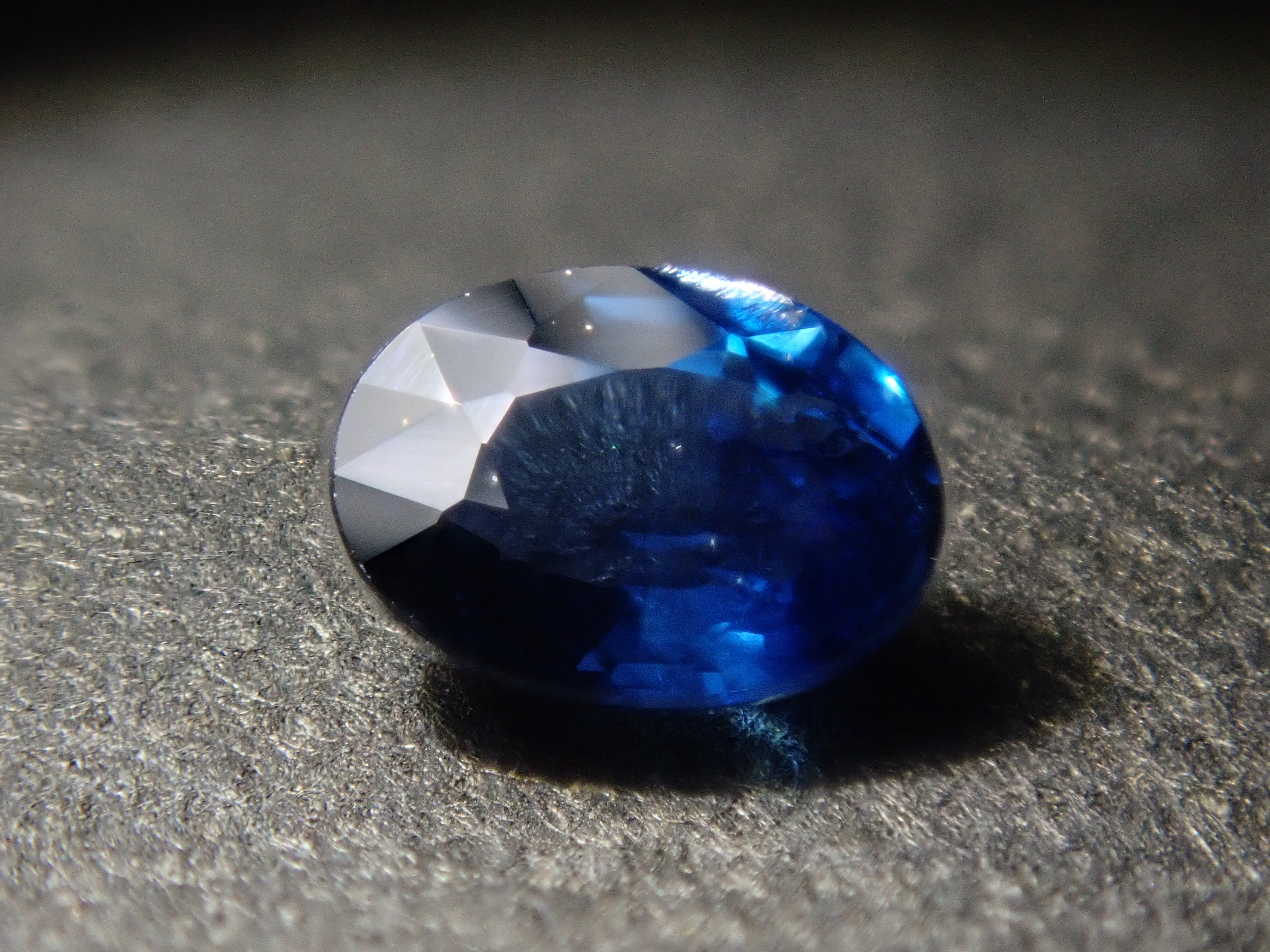 【11/3 22時販売】《限定15石》非加熱ロイヤルブルーサファイア2石（AIGS鑑別書付き）が当たるブルーサファイアガチャ《複数購入割引有》