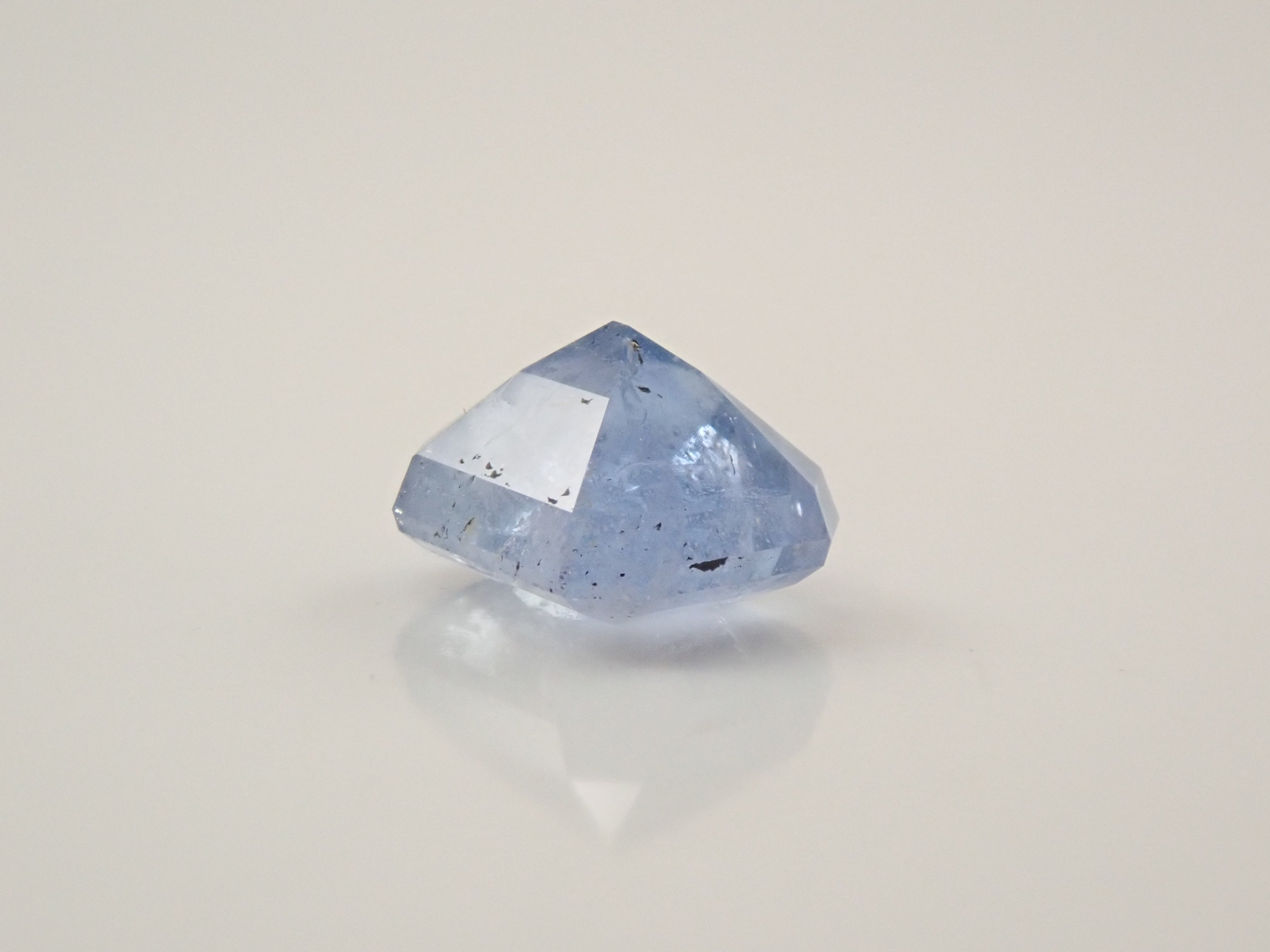 コロンビア産ユークレース 0.546ctルース