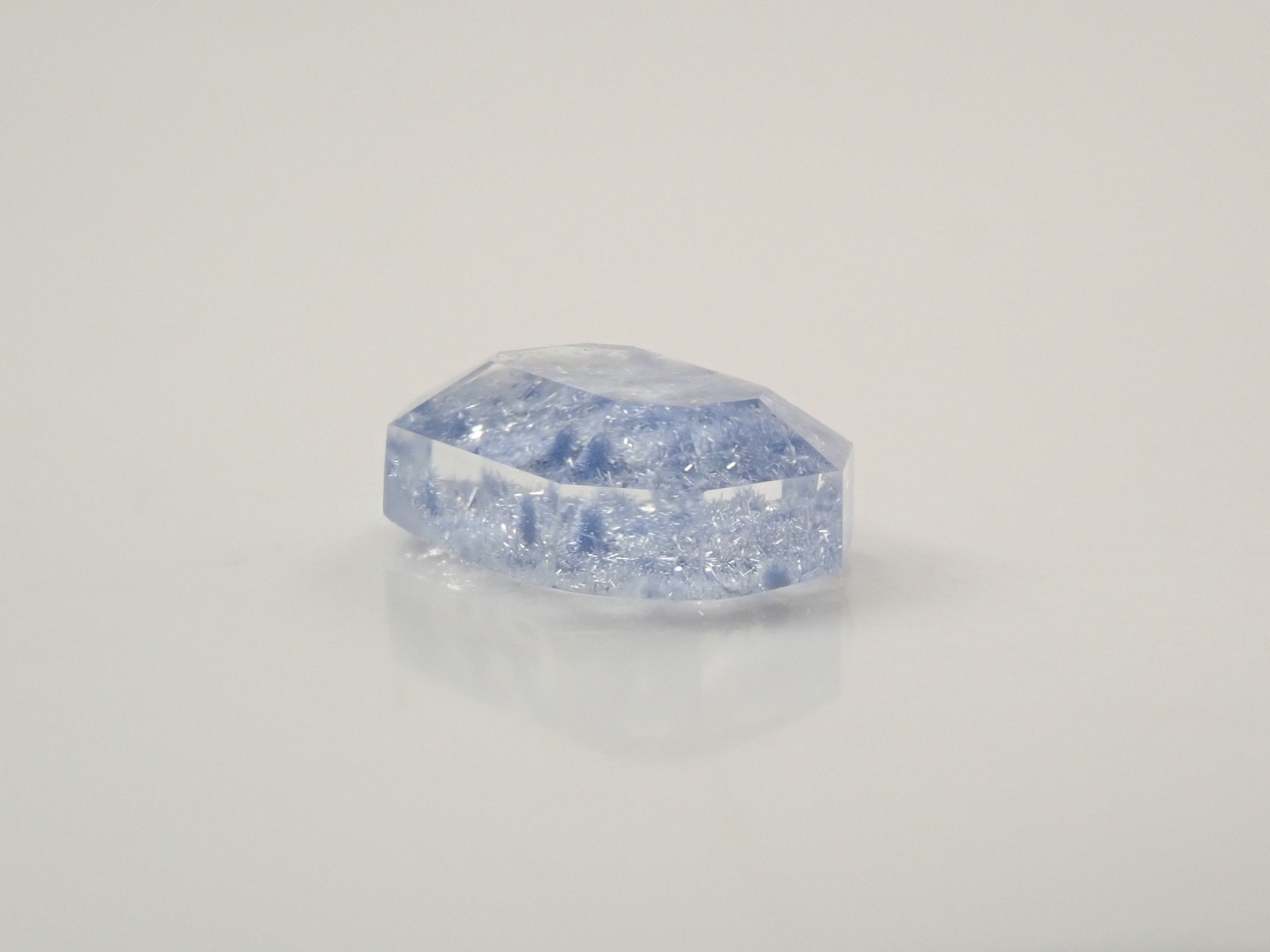 ブラジル産デュモルチェライトインクォーツ 2.074ctルース