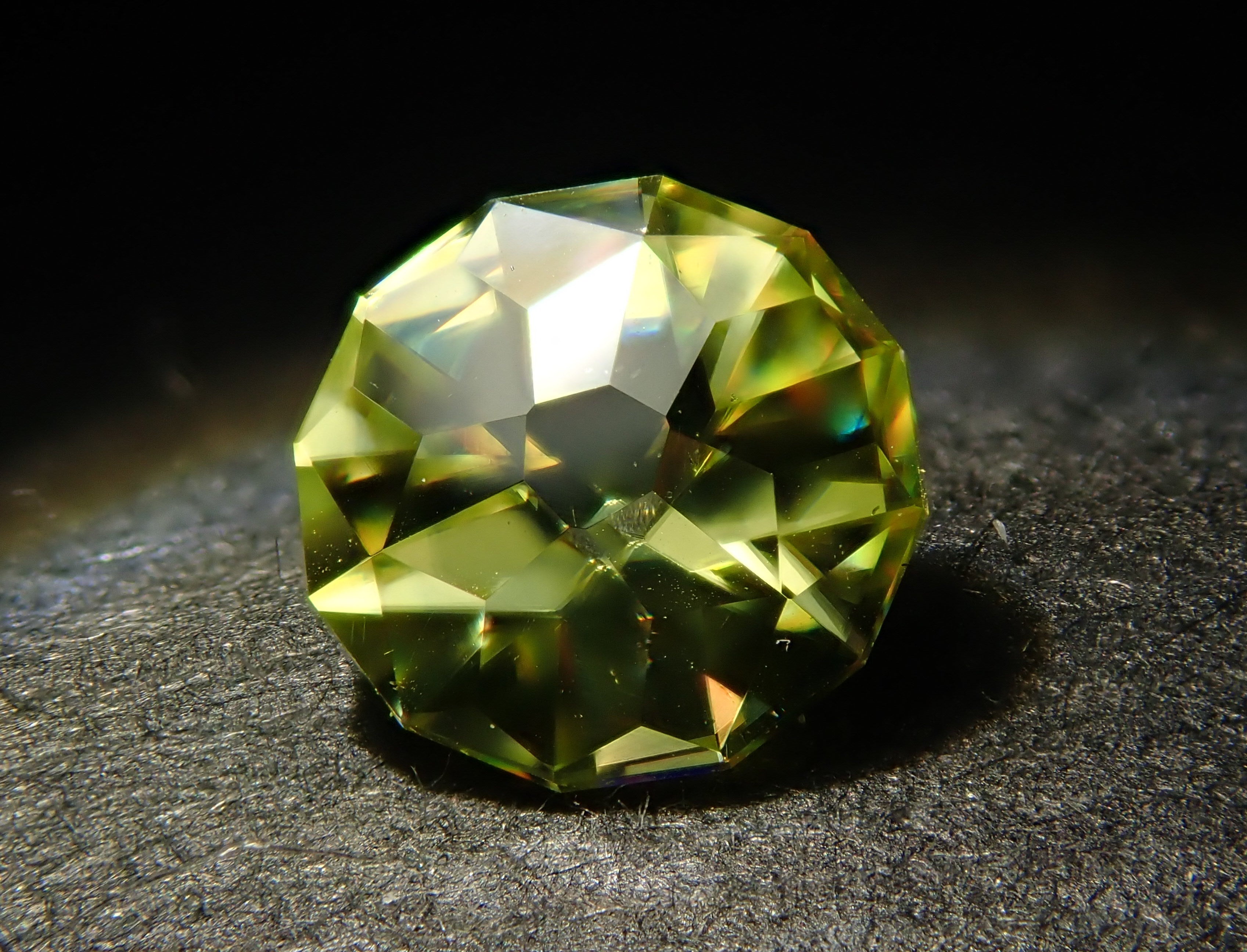 天然石スフェーン 楽天市場】天然石 スフェーン3．07ct : Gems 楽天市場支店