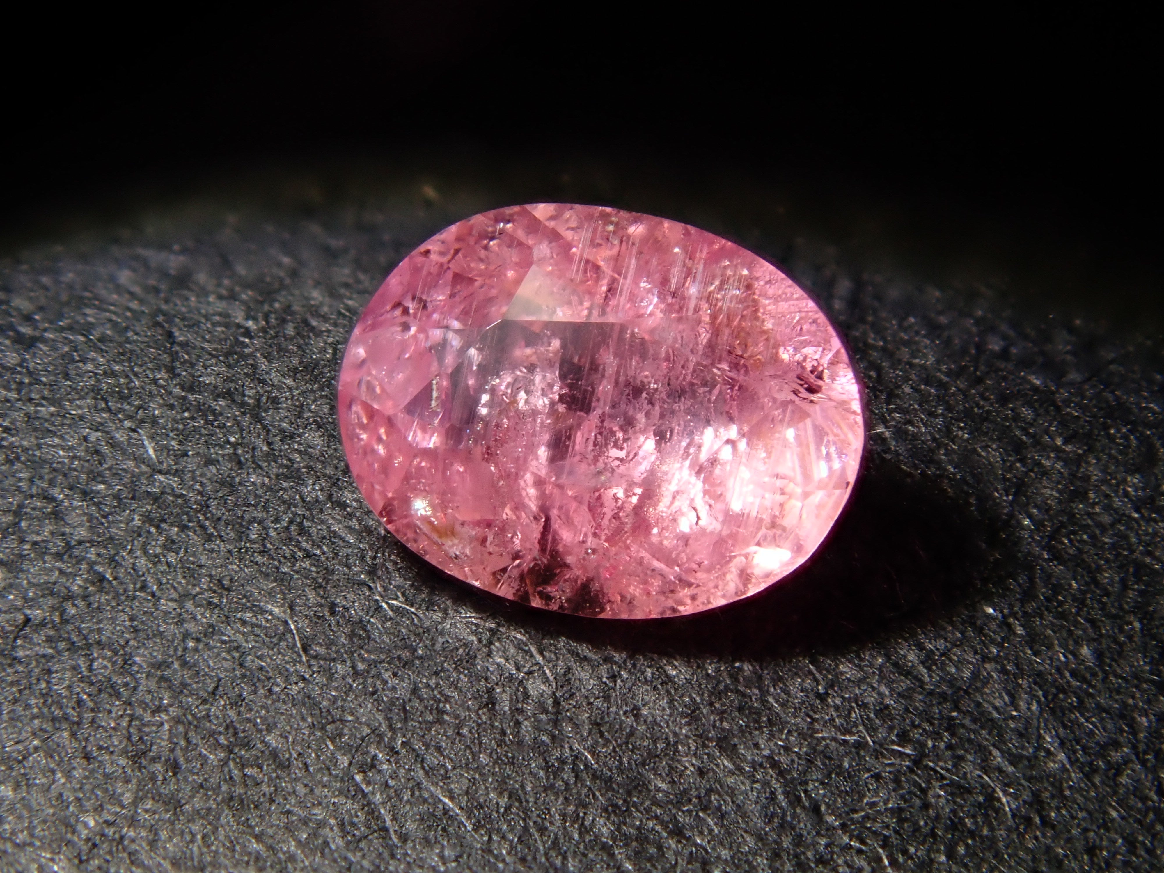 [12557296] 0.198ct loose pezzottaite from Madagascar