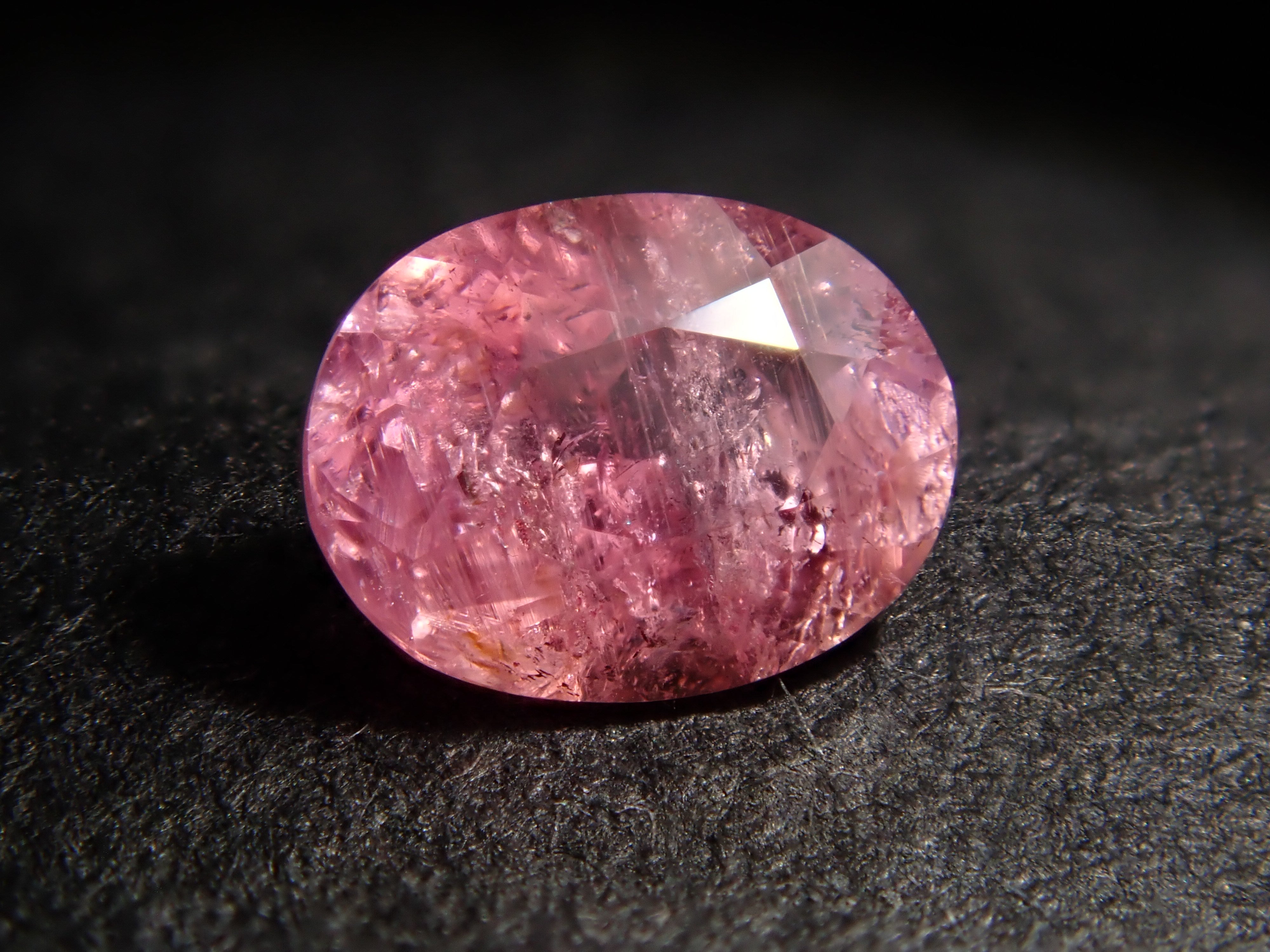 [12557296] 0.198ct loose pezzottaite from Madagascar