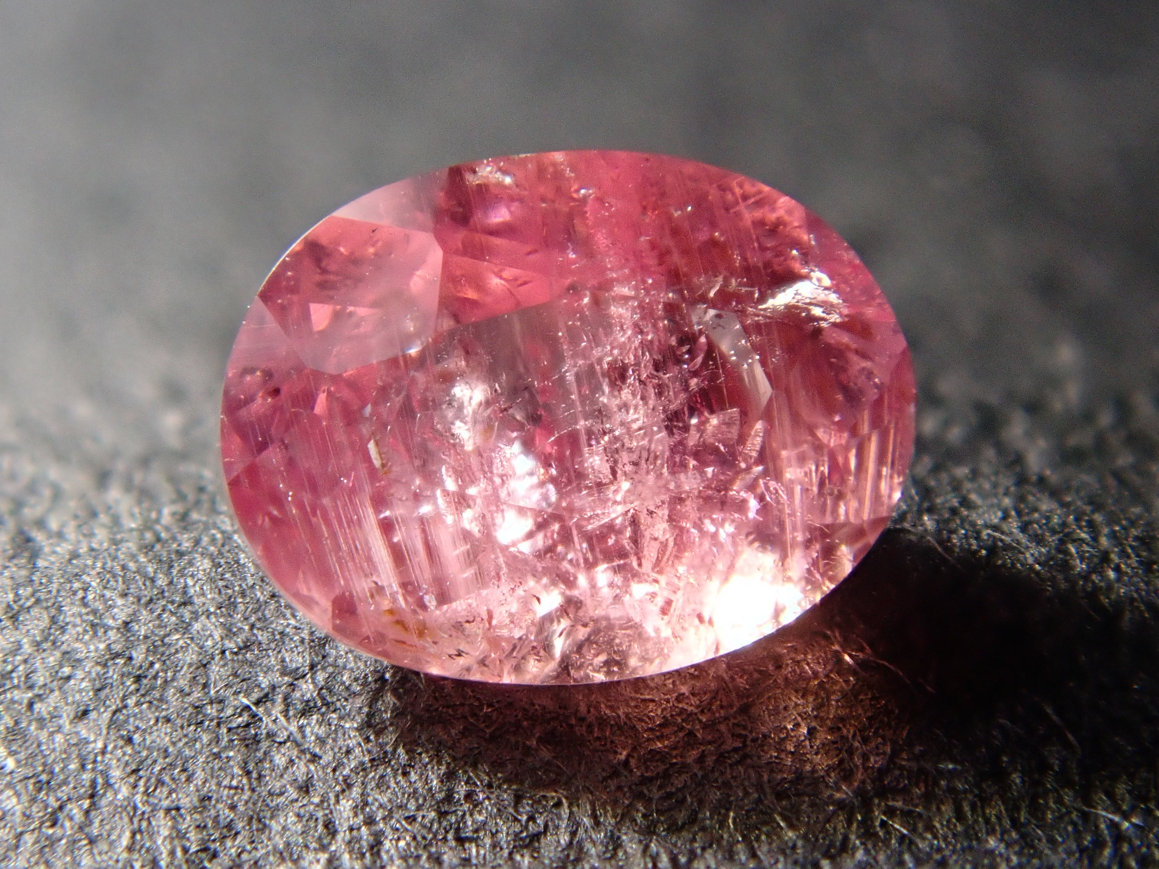 [12557296] 0.198ct loose pezzottaite from Madagascar