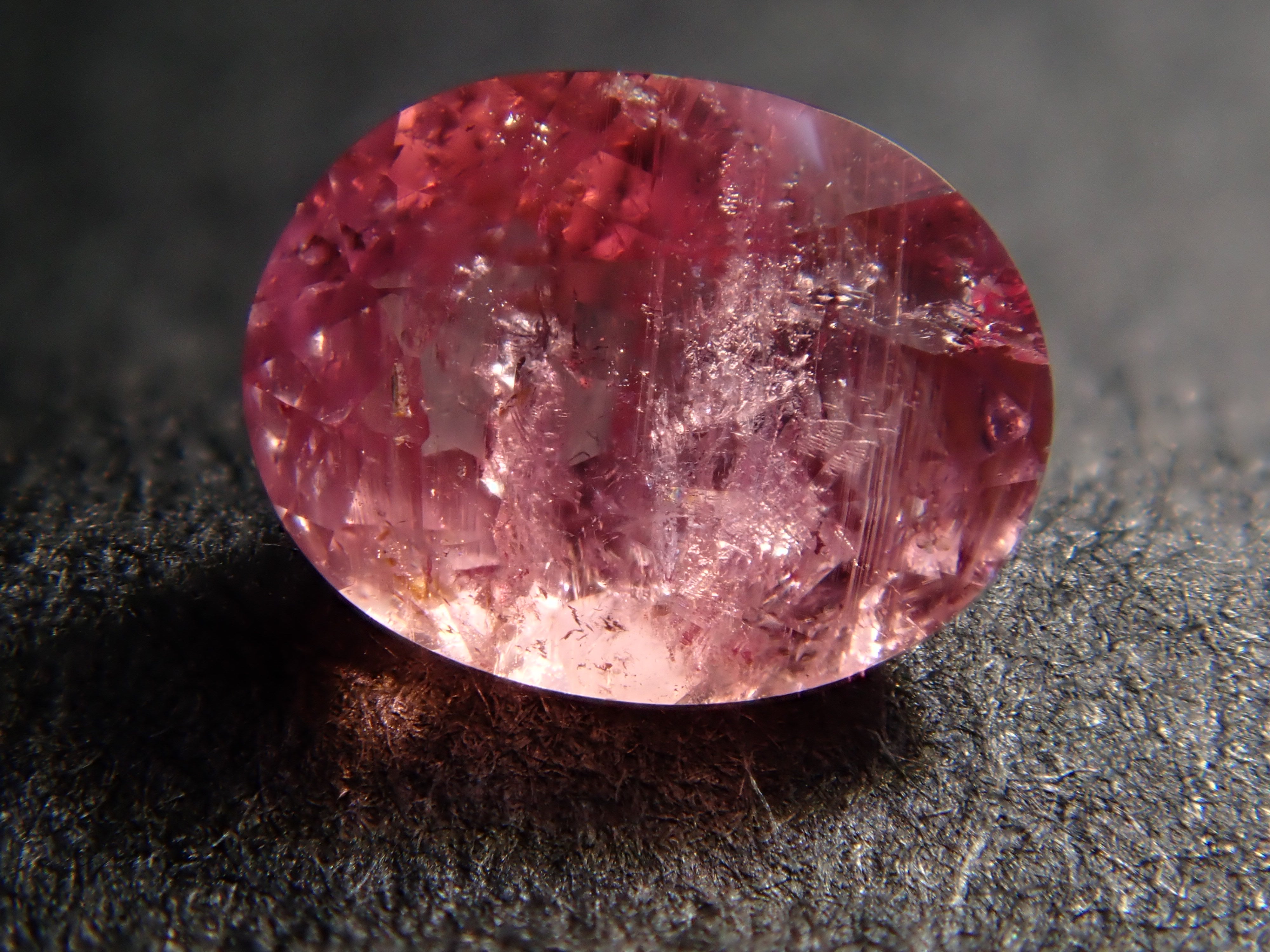 [12557296] 0.198ct loose pezzottaite from Madagascar