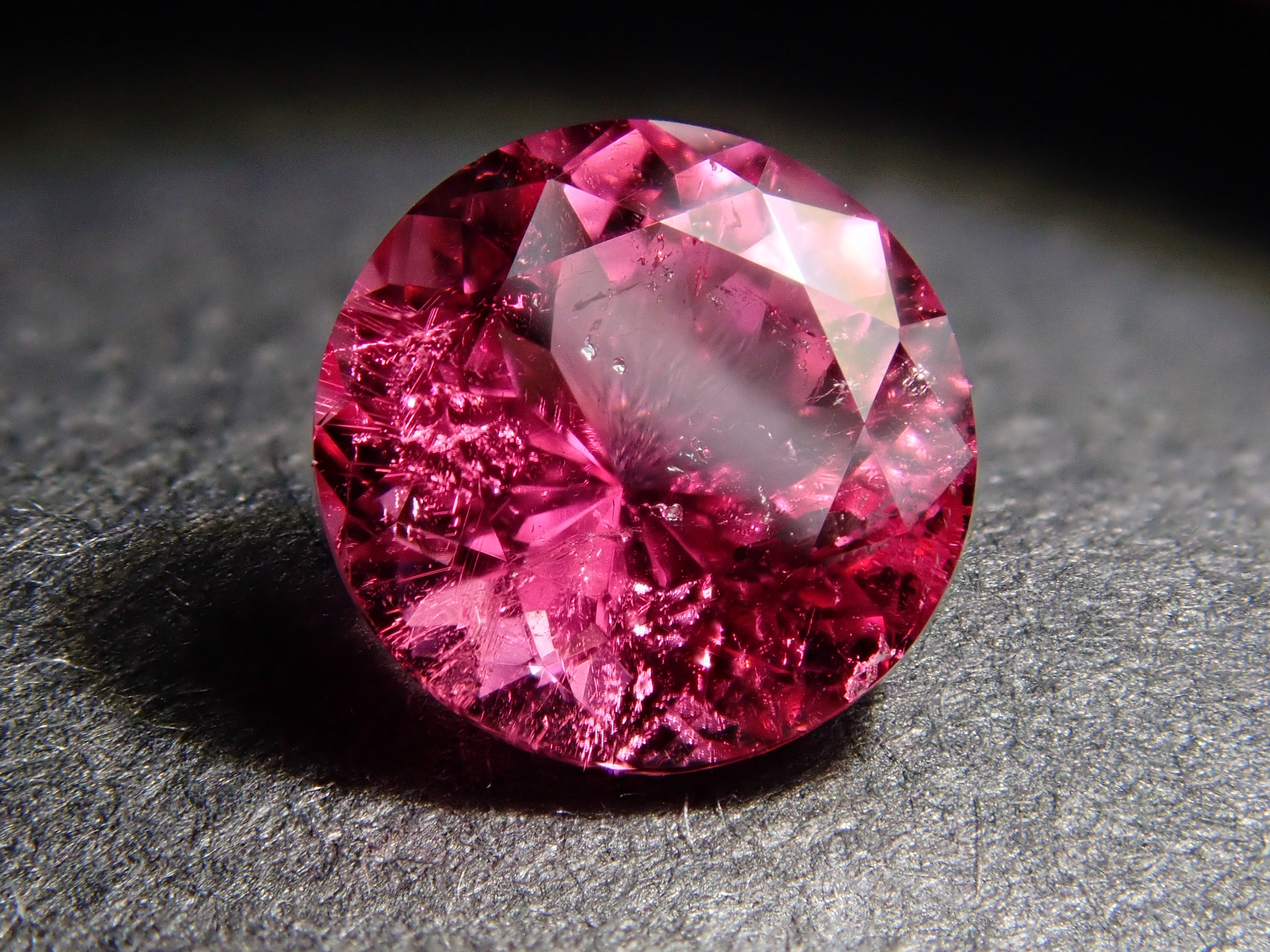 [12557558] Brazilian Rubellite 0.595ct Loose Stone
