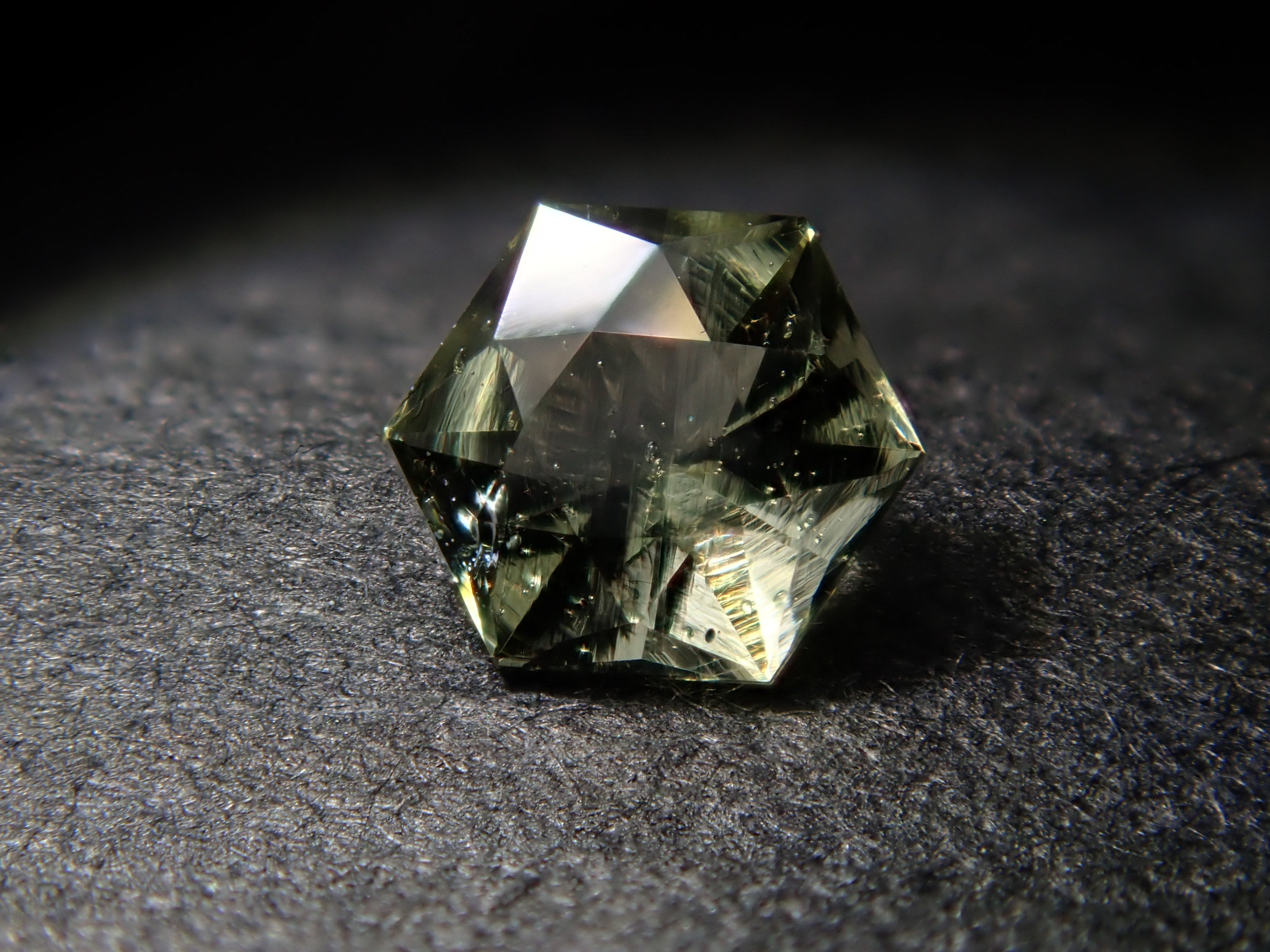 [12557582] 0.095ct Moldavite Loose Stone from the Former Czechoslovakia