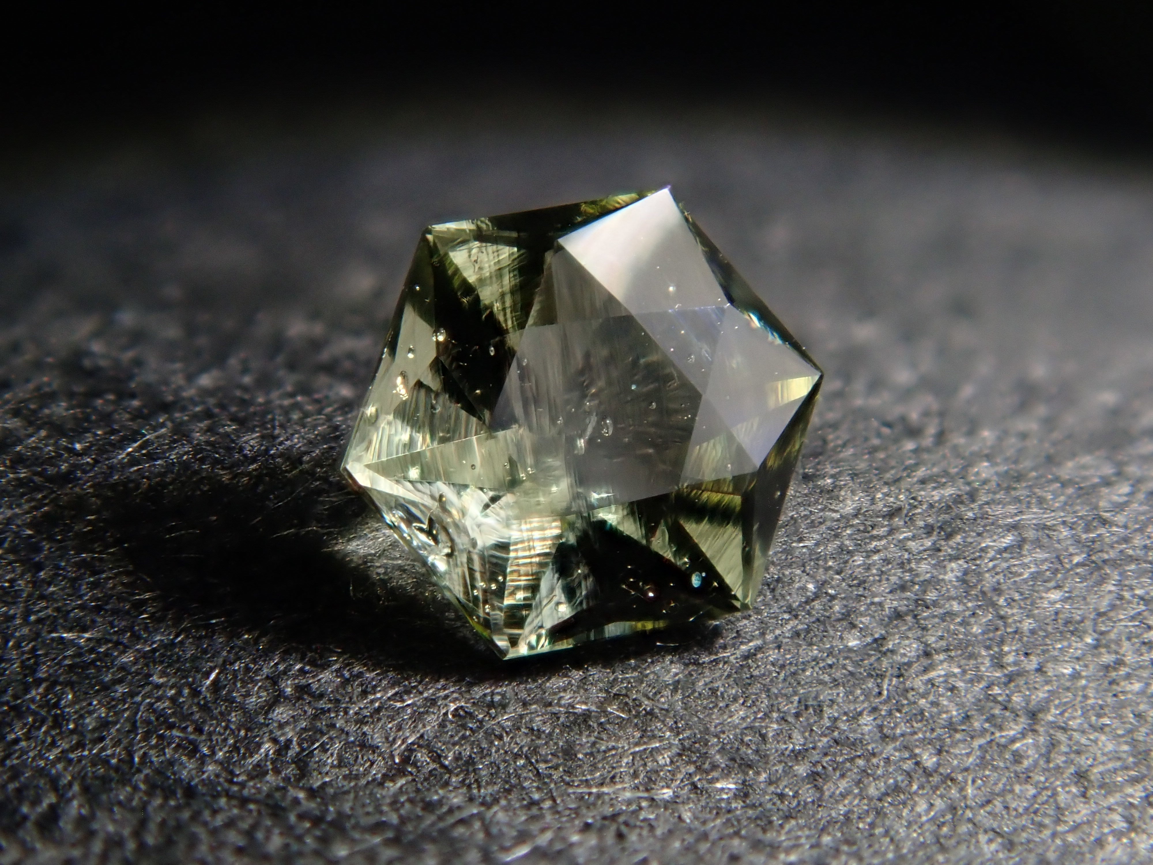 [12557582] 0.095ct Moldavite Loose Stone from the Former Czechoslovakia