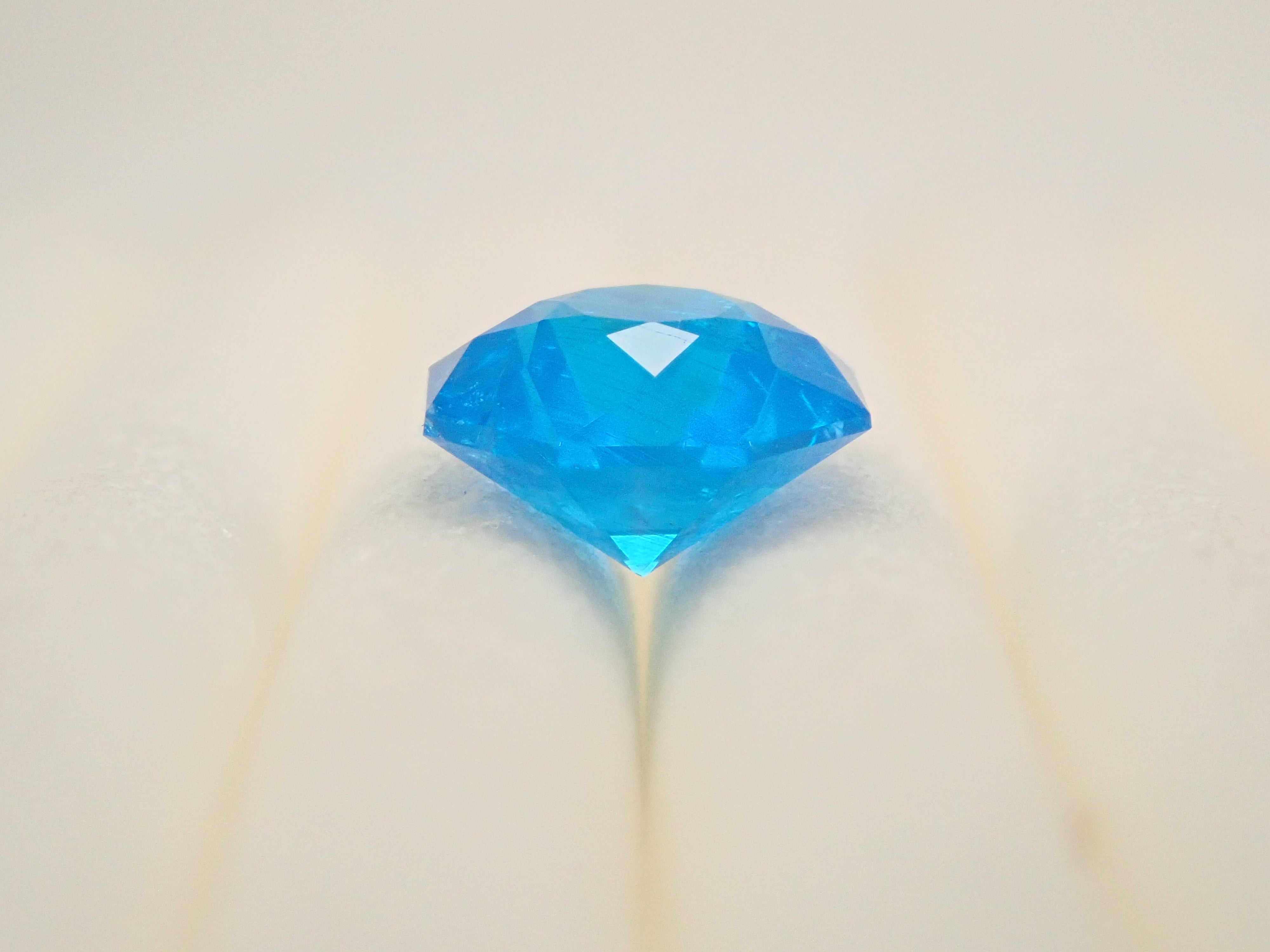 【11/6 22時販売】マダガスカル産ブルーアパタイト 0.527ctルース