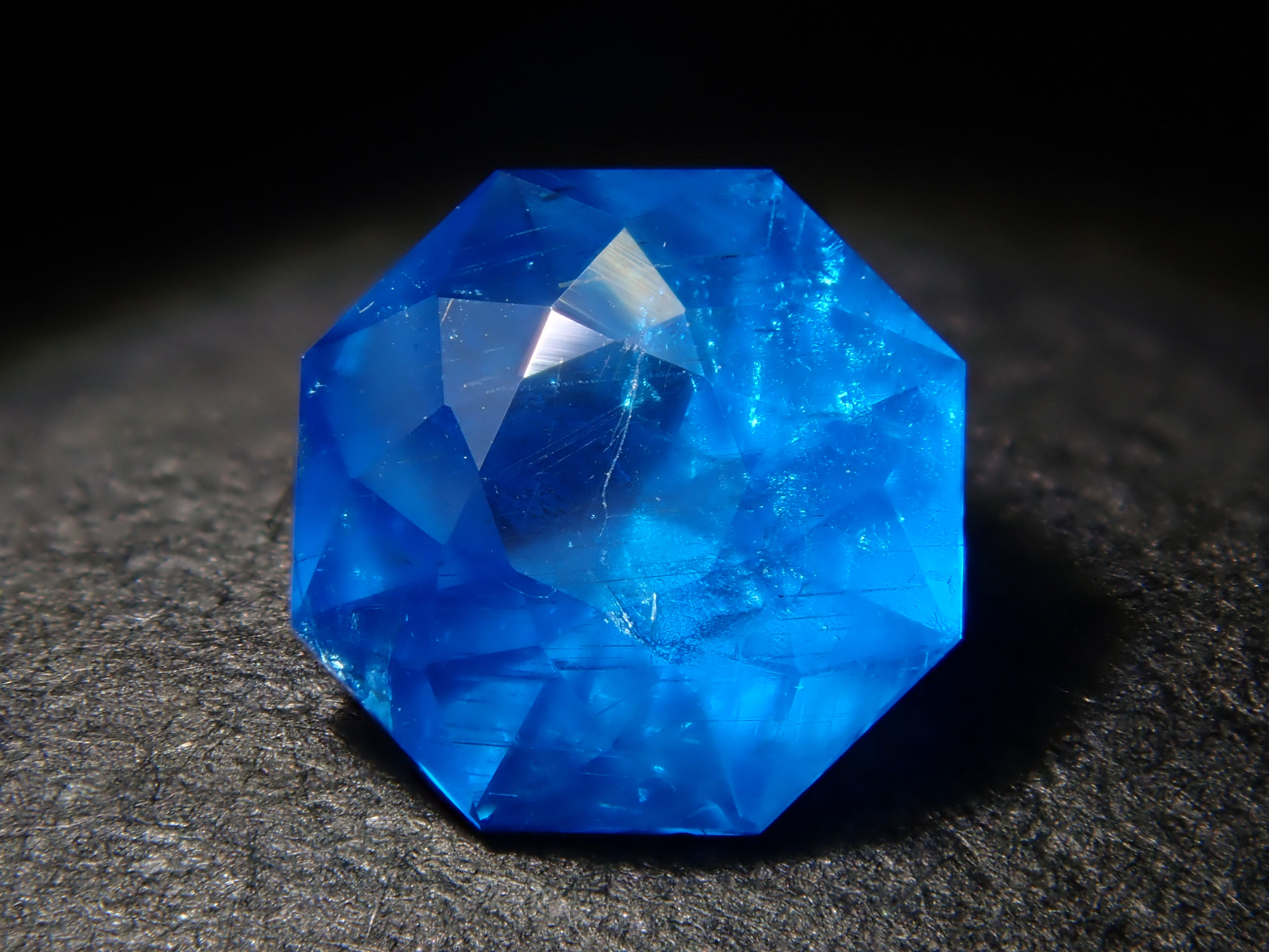 【11/6 22時販売】マダガスカル産ブルーアパタイト 0.527ctルース