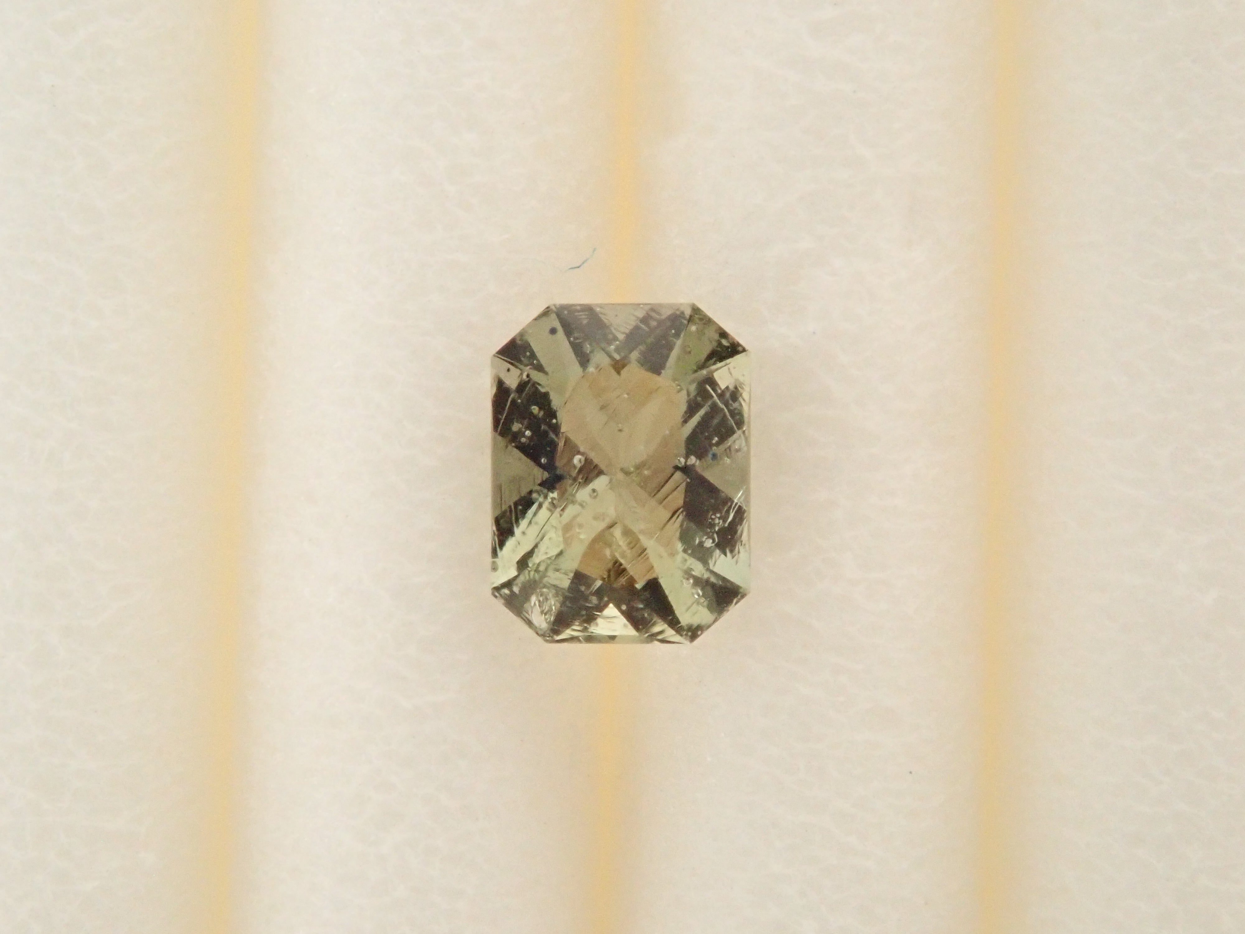 [12558144] Moldavite 0.097ct loose stone from the former Czechoslovakia