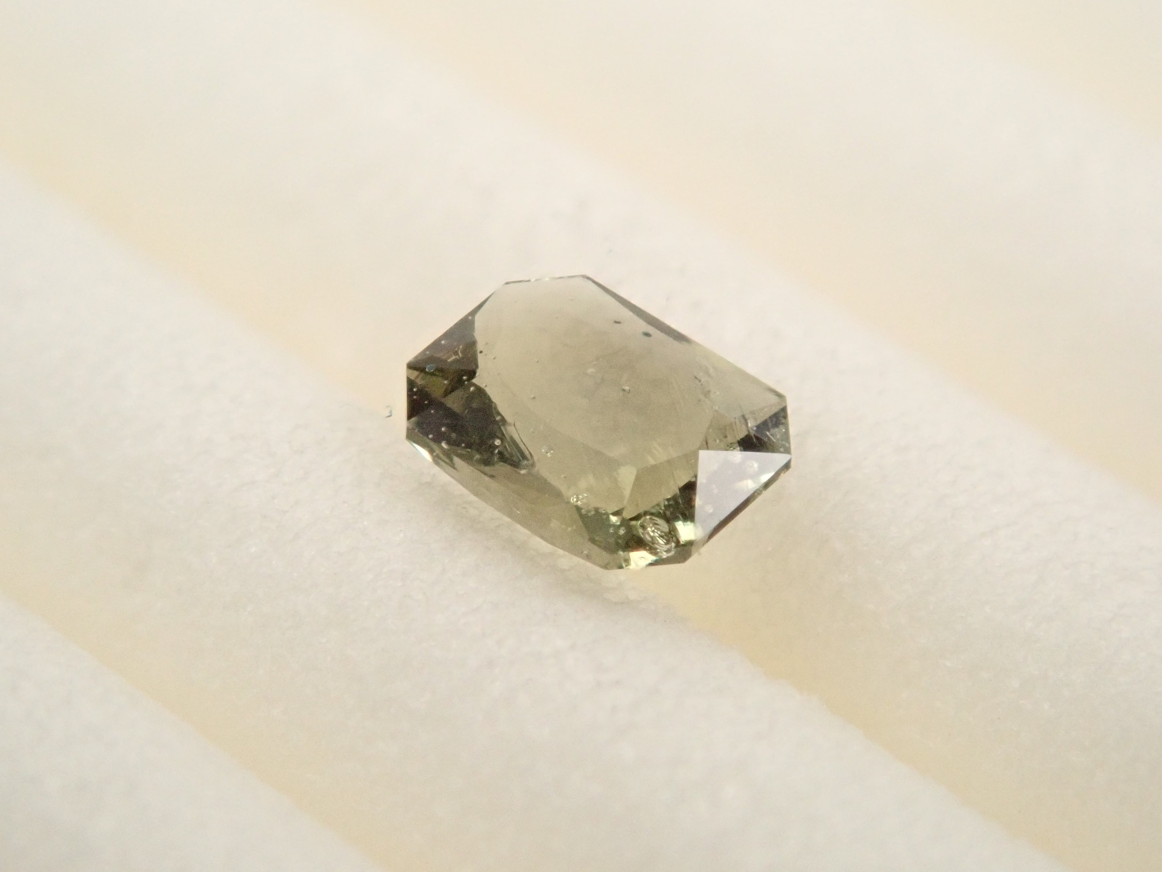 [12558144] Moldavite 0.097ct loose stone from the former Czechoslovakia