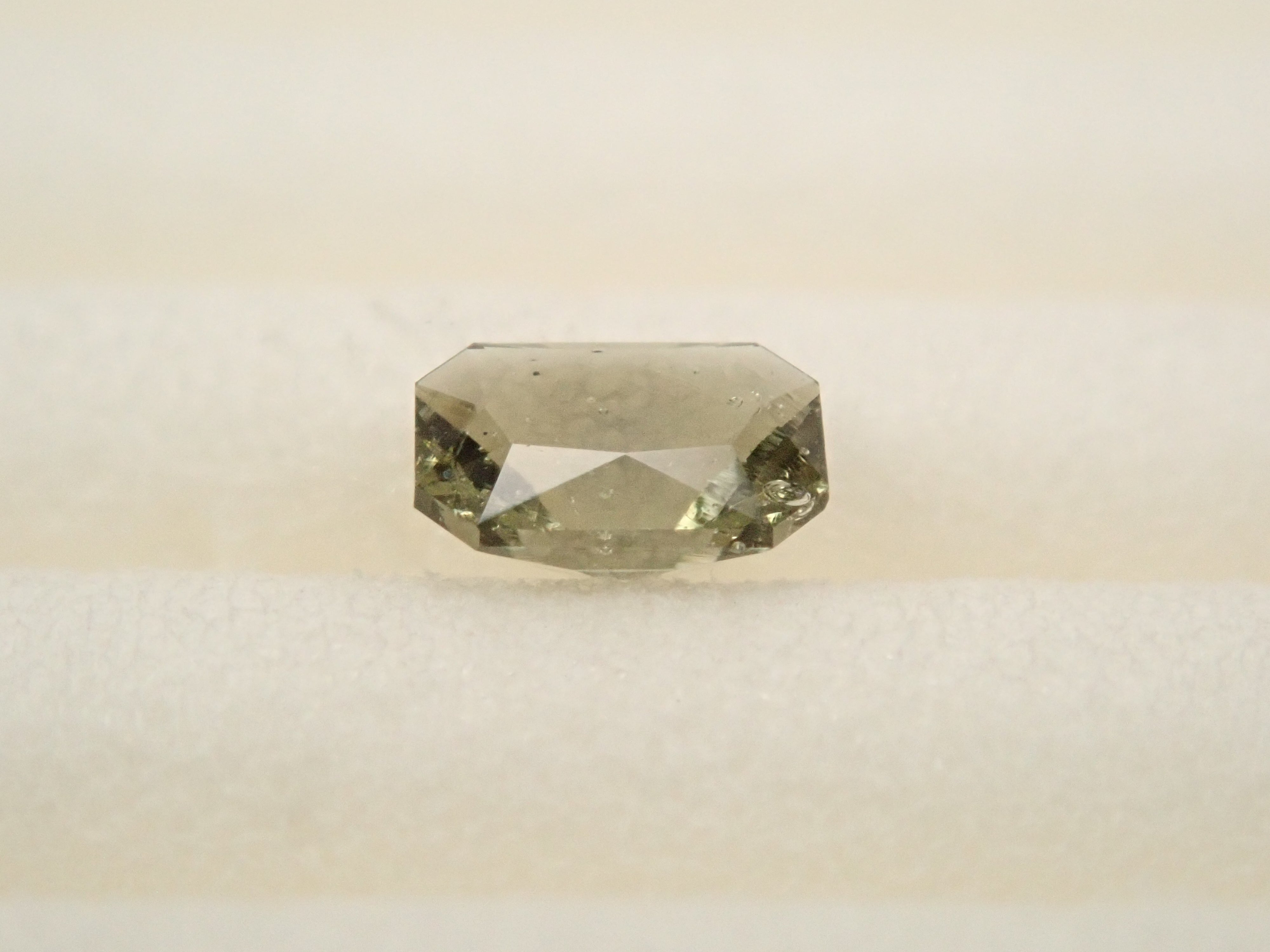 [12558144] Moldavite 0.097ct loose stone from the former Czechoslovakia