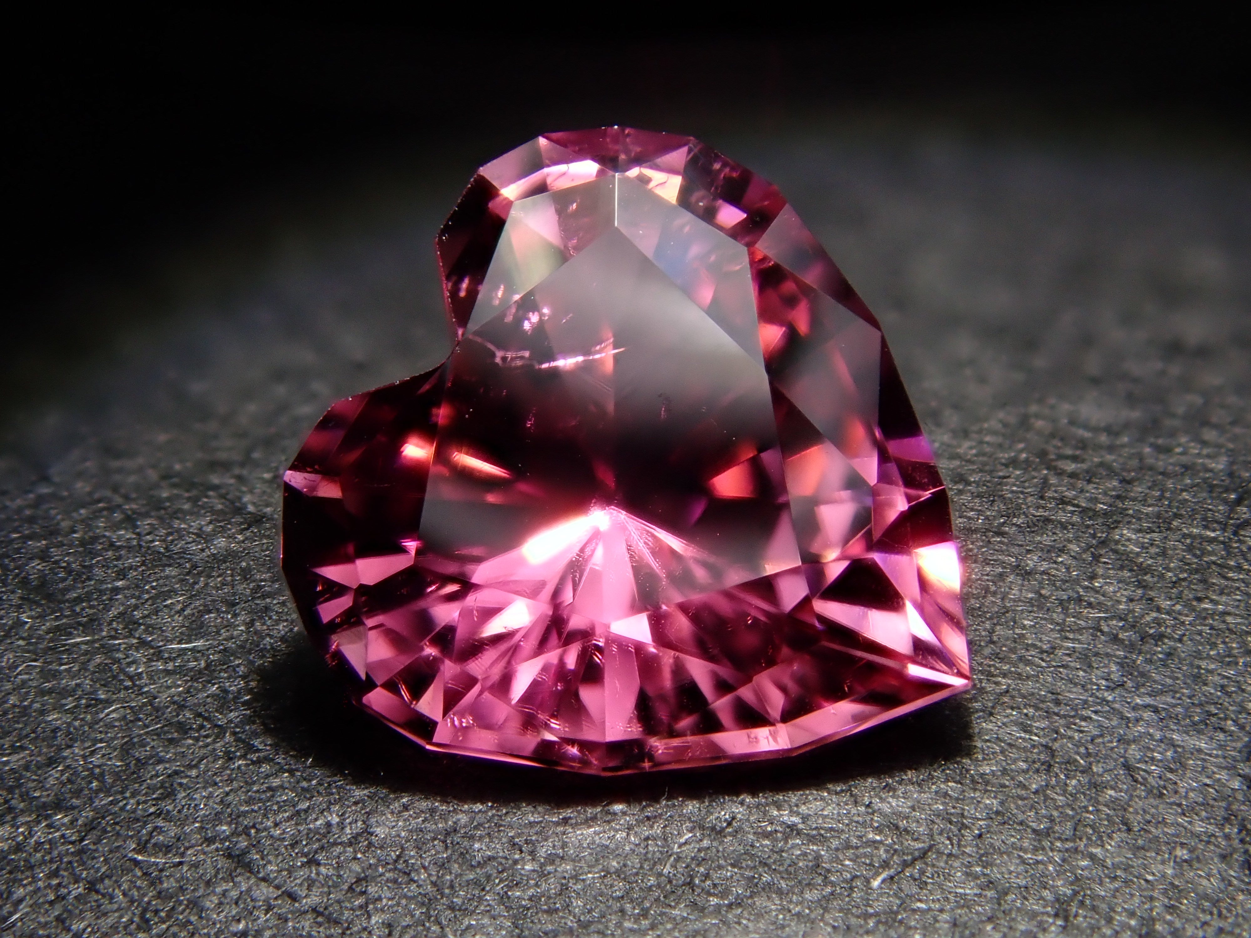 [12558255] Brazilian Pink Tourmaline 0.577ct Loose Stone