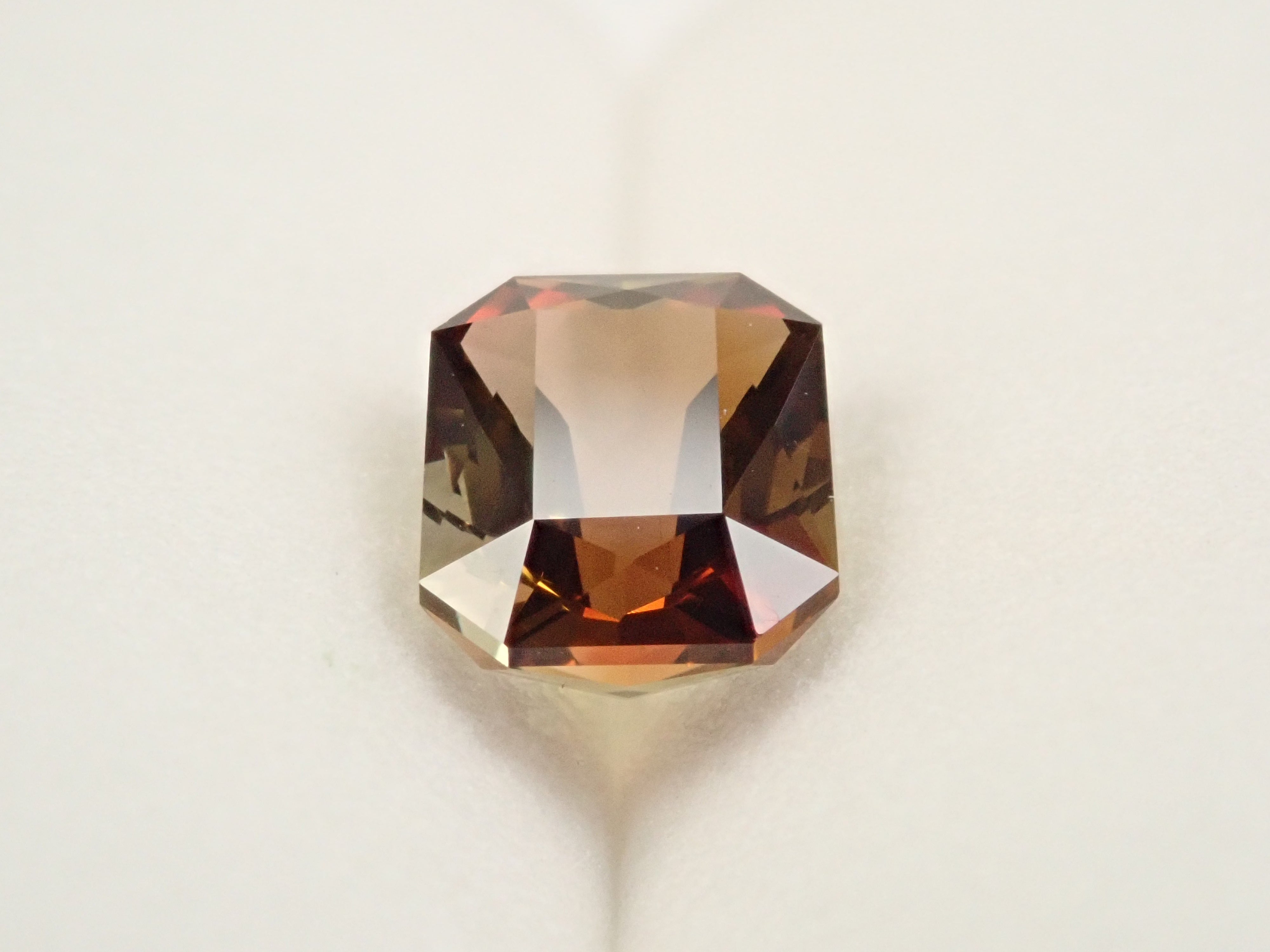 【11/6 22時販売】マダガスカル産アンダリュサイト 1.967ctルース