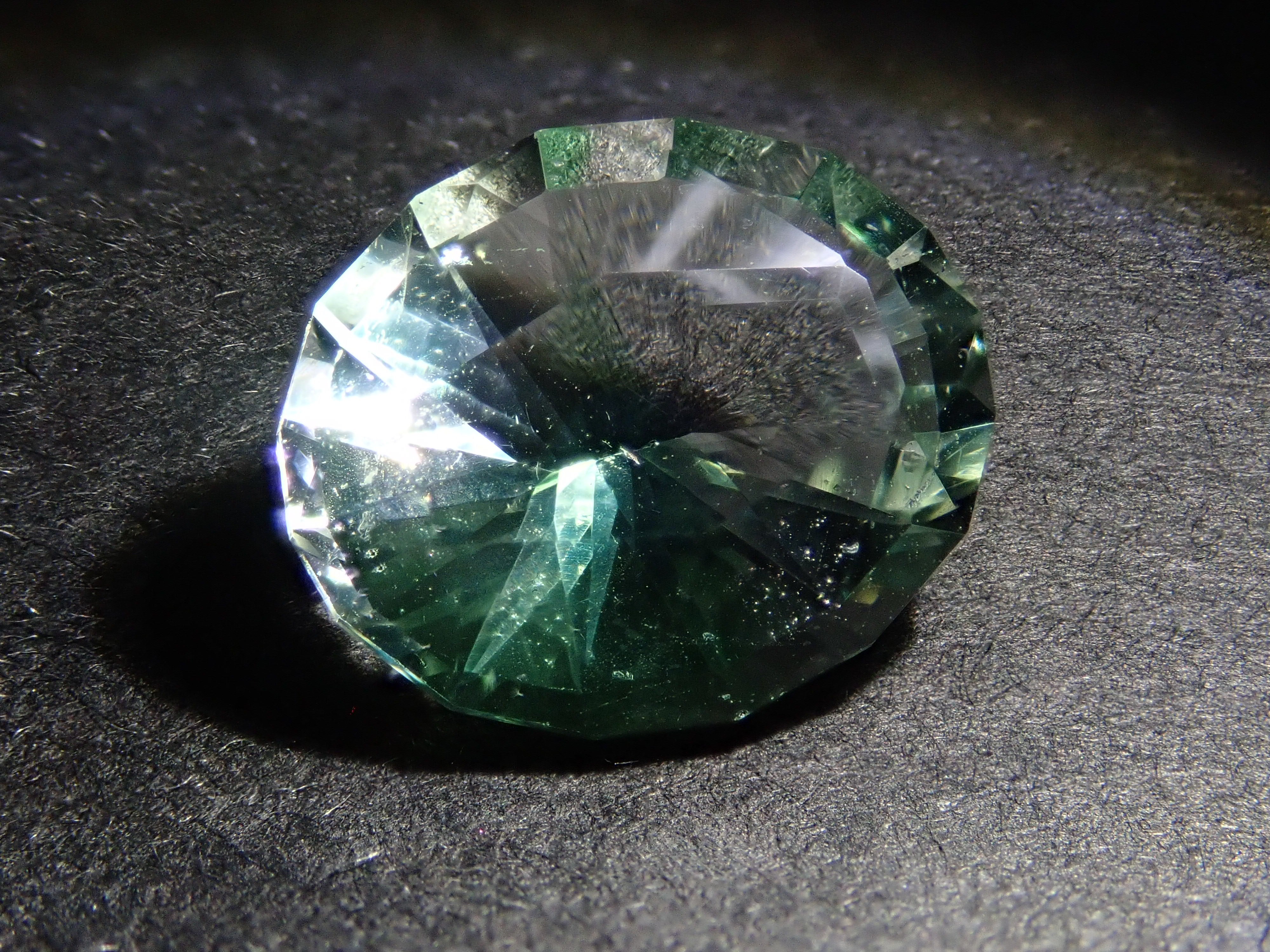 【11/6 22時販売】コロンビア産バイカラーフローライト 3.209ctルース