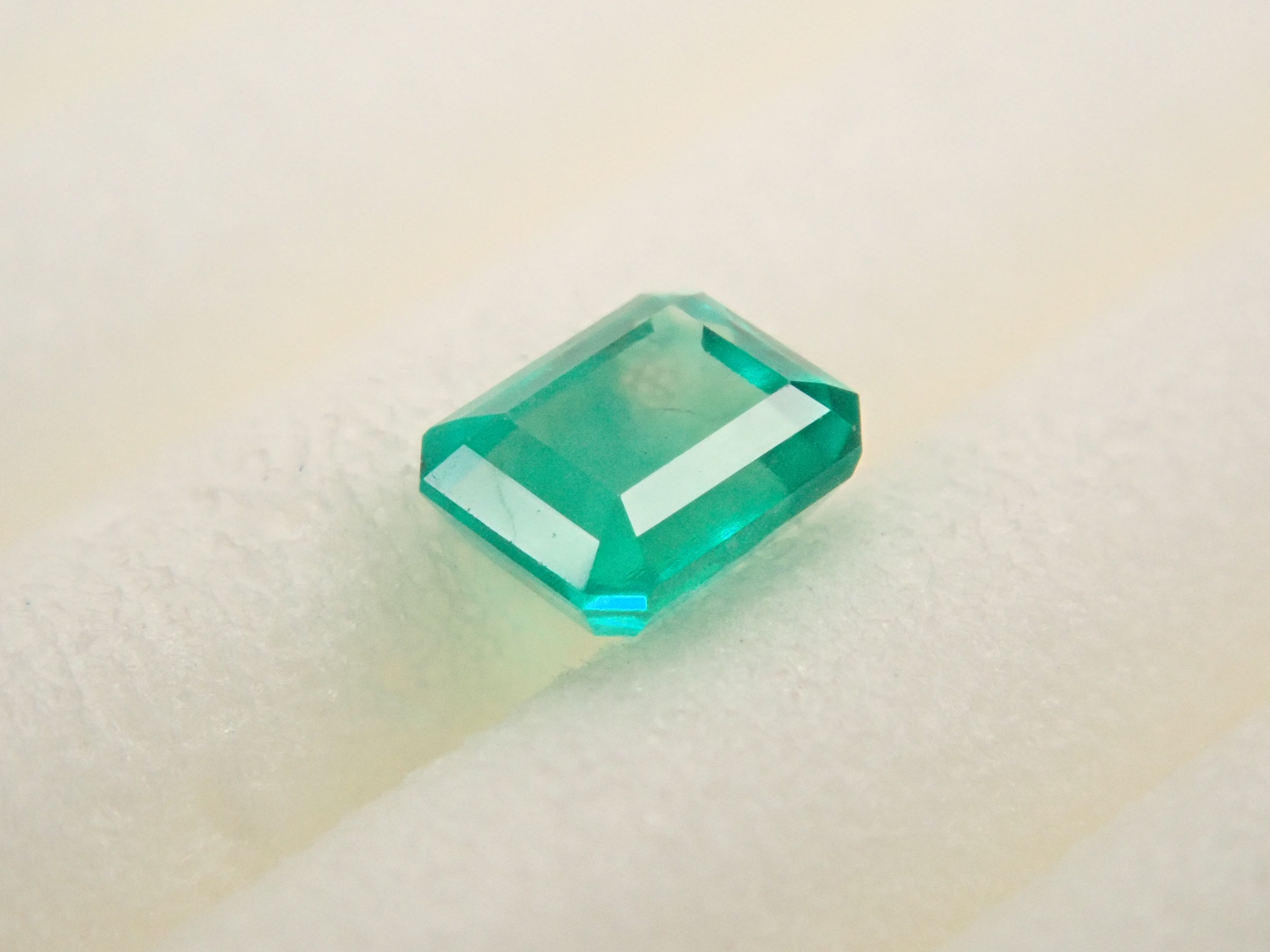 【11/3 22時販売】コロンビア産エメラルド 0.126ctルース