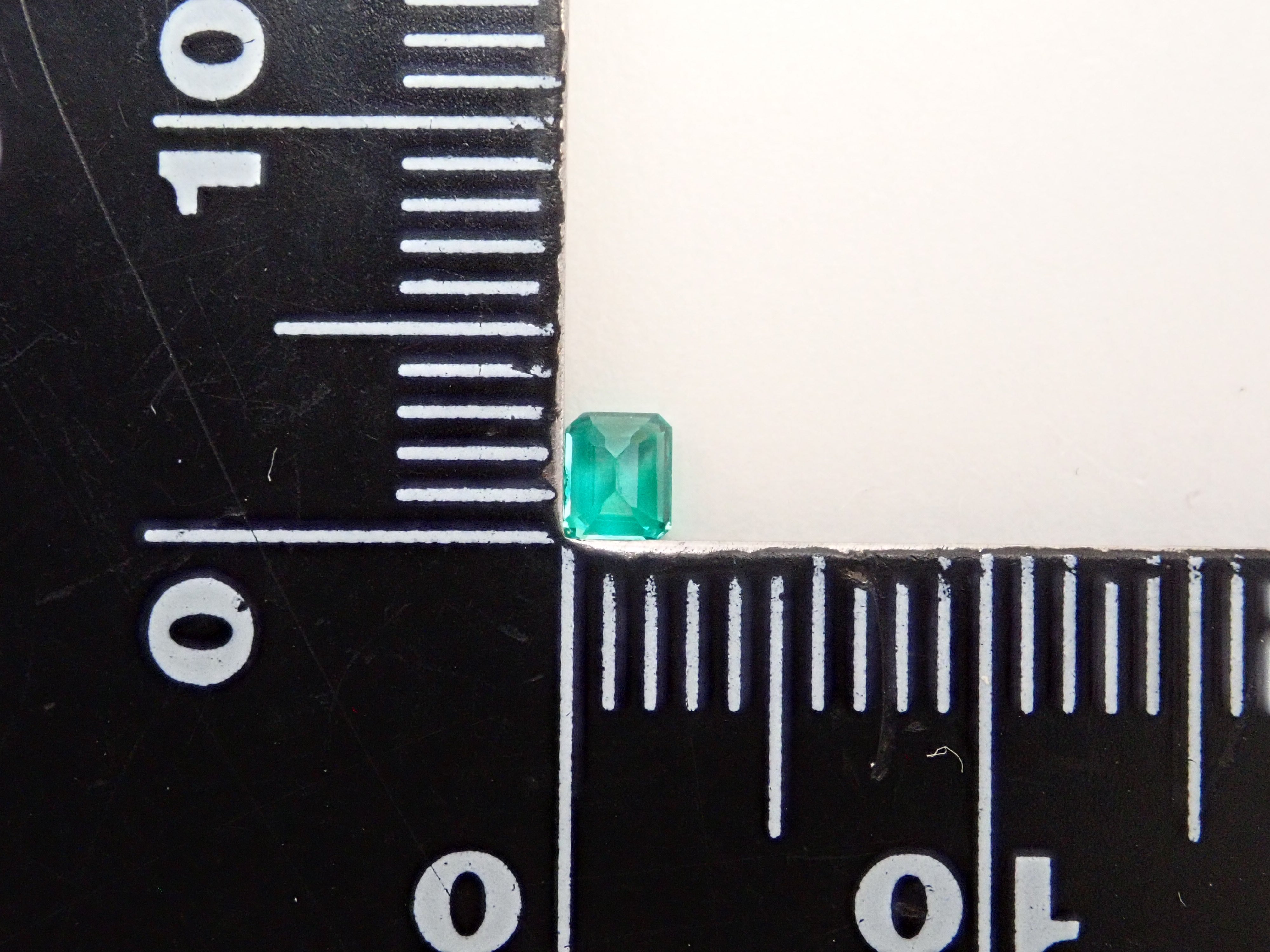 【11/3 22時販売】コロンビア産エメラルド 0.126ctルース