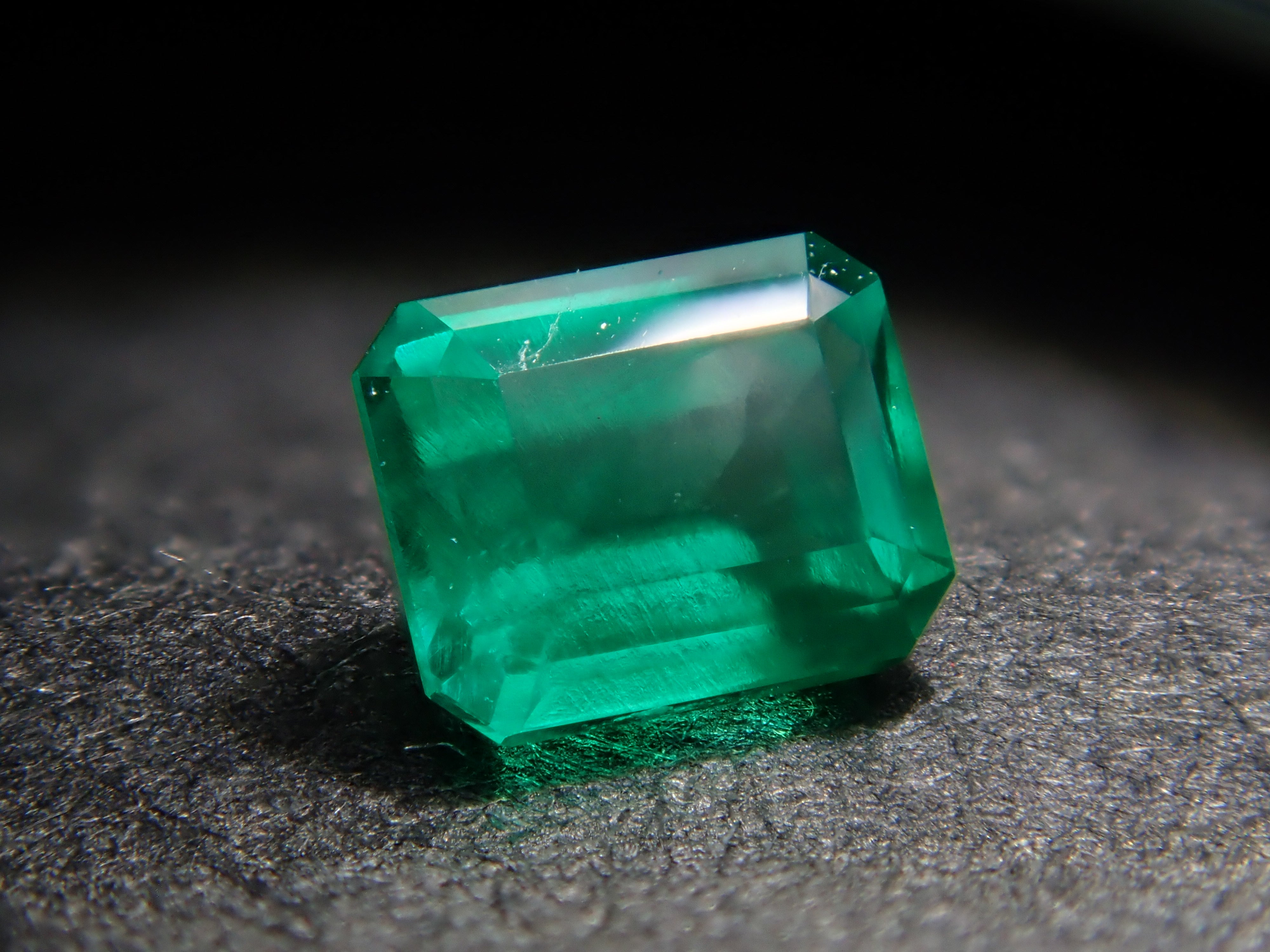 【11/3 22時販売】コロンビア産エメラルド 0.126ctルース