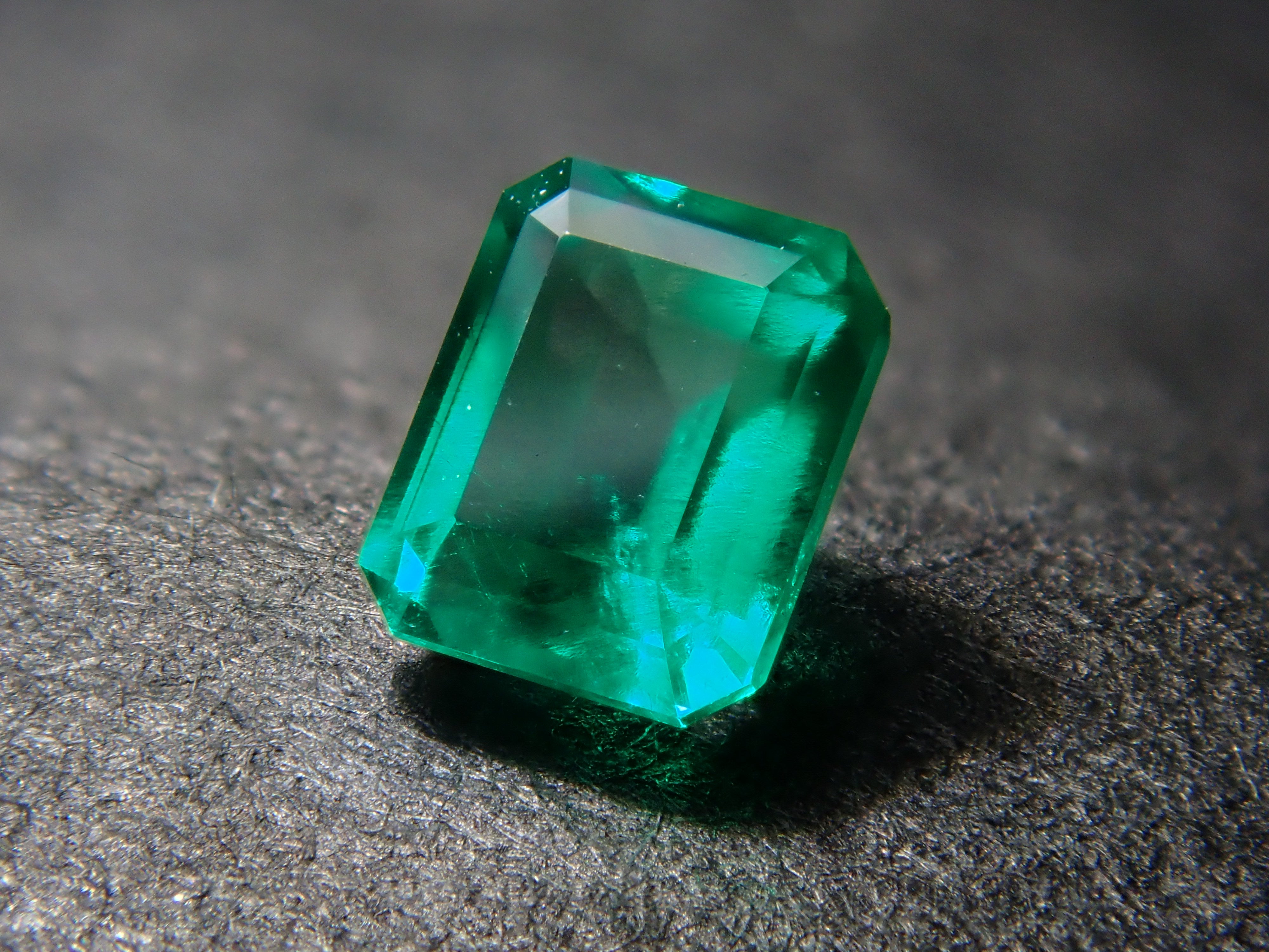 【11/3 22時販売】コロンビア産エメラルド 0.126ctルース