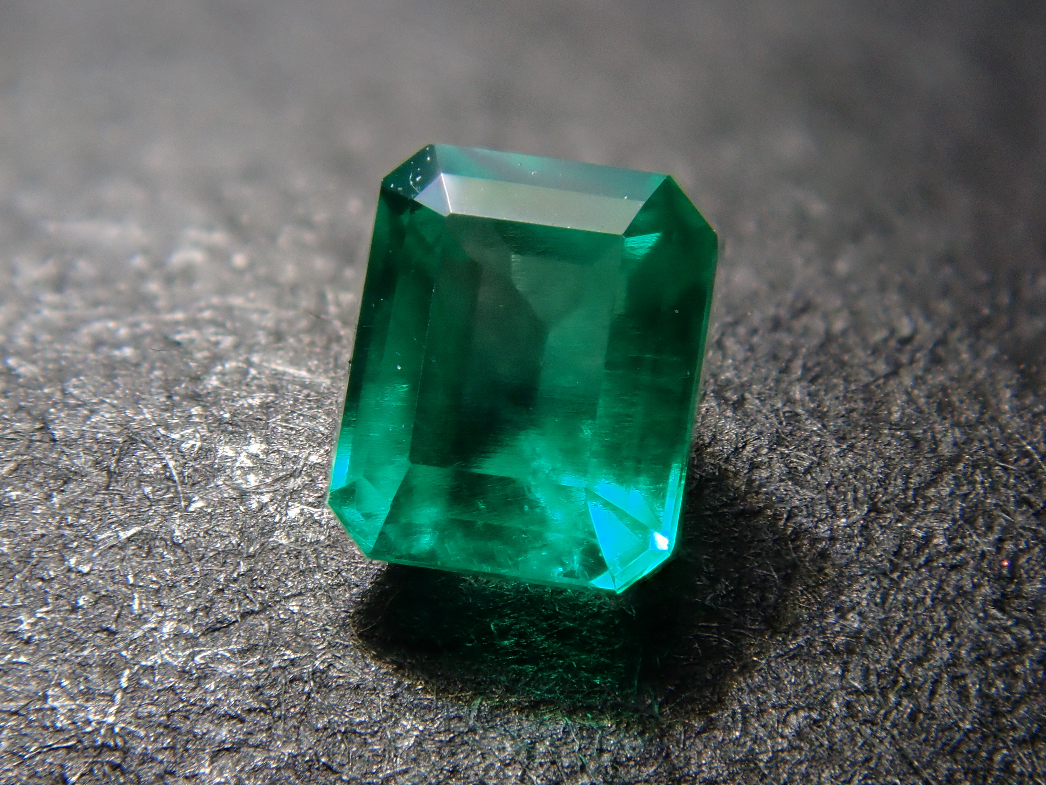 【11/3 22時販売】コロンビア産エメラルド 0.126ctルース