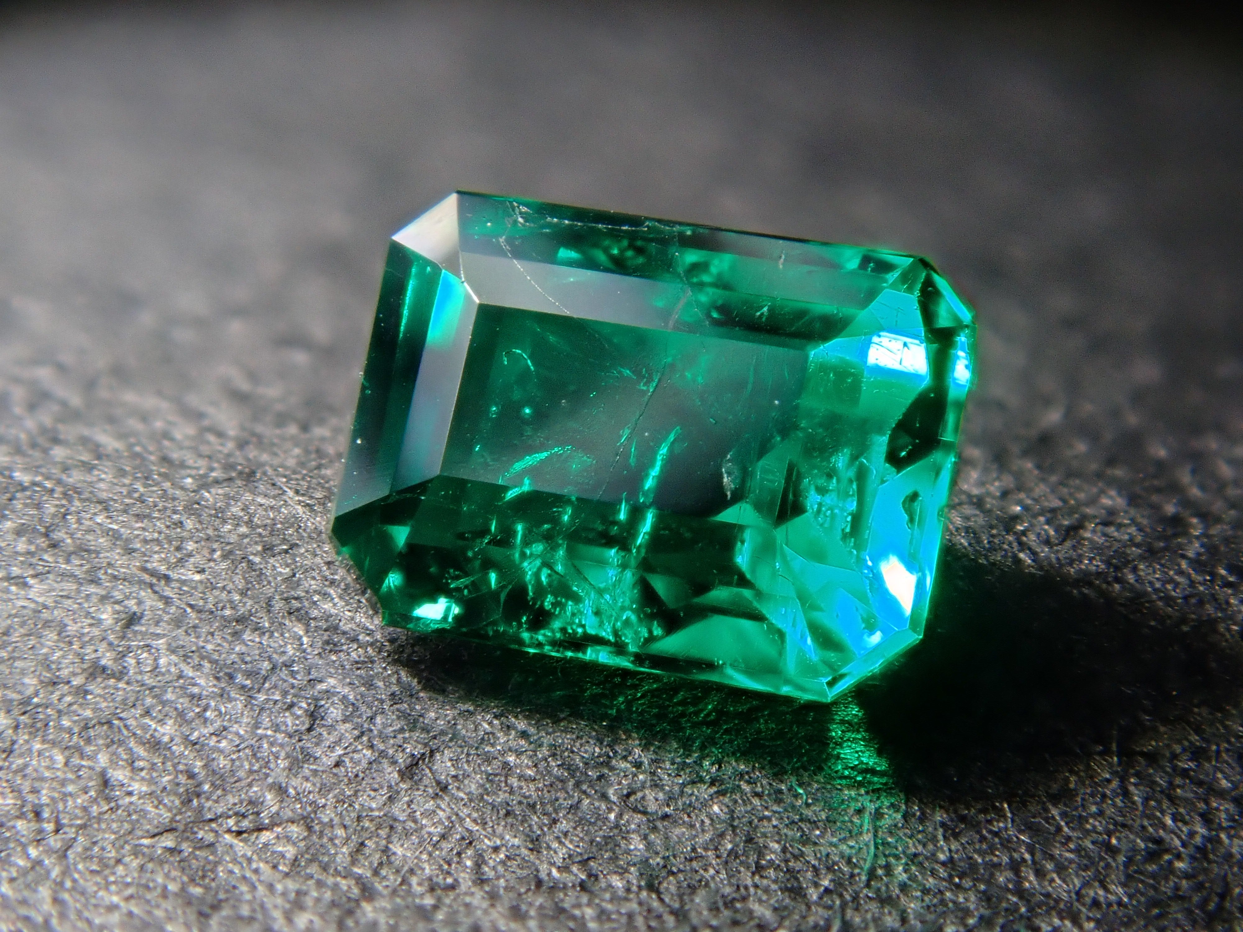 【11/3 22時販売】コロンビア産エメラルド 0.176ctルース