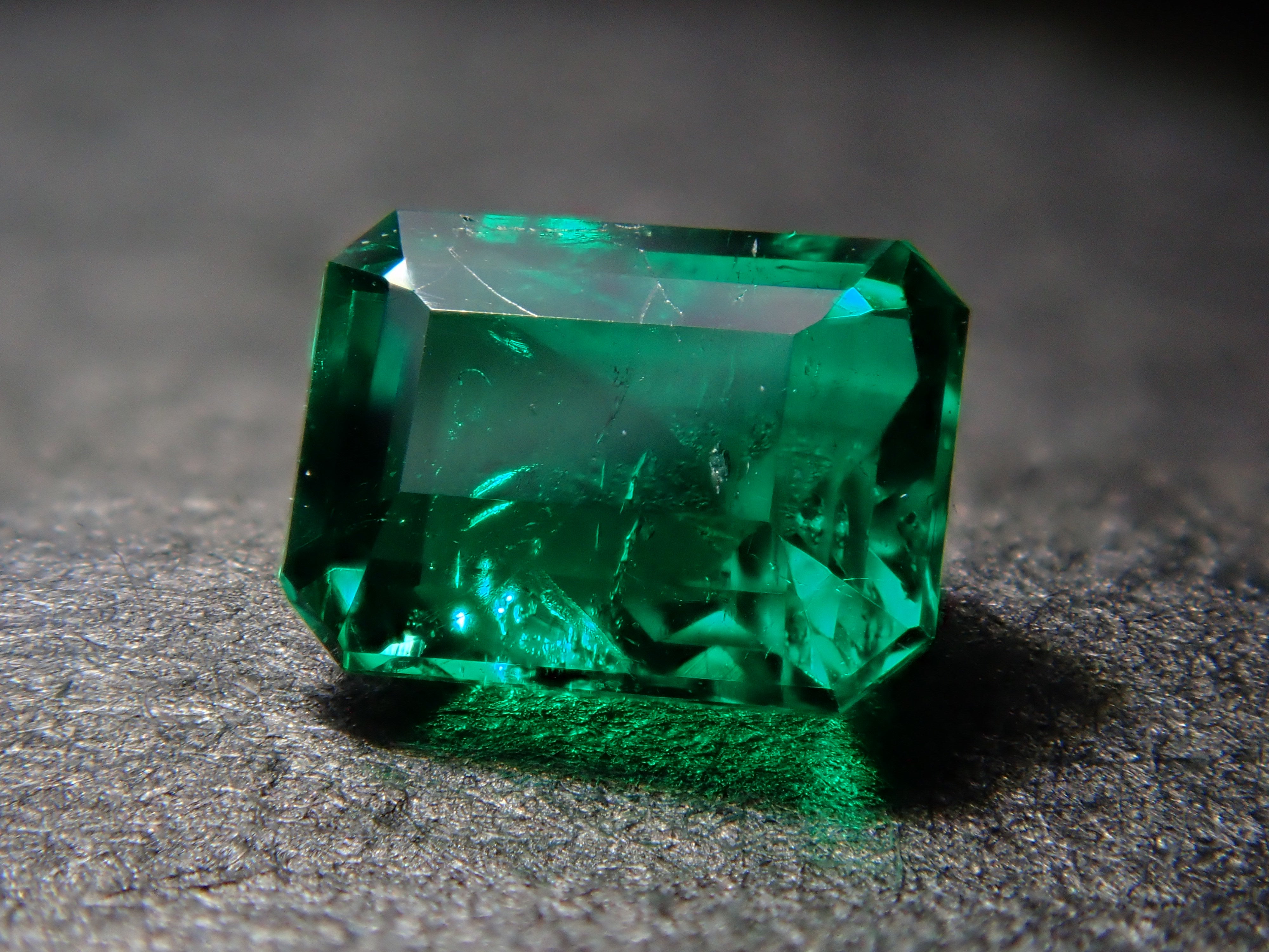 【11/3 22時販売】コロンビア産エメラルド 0.176ctルース