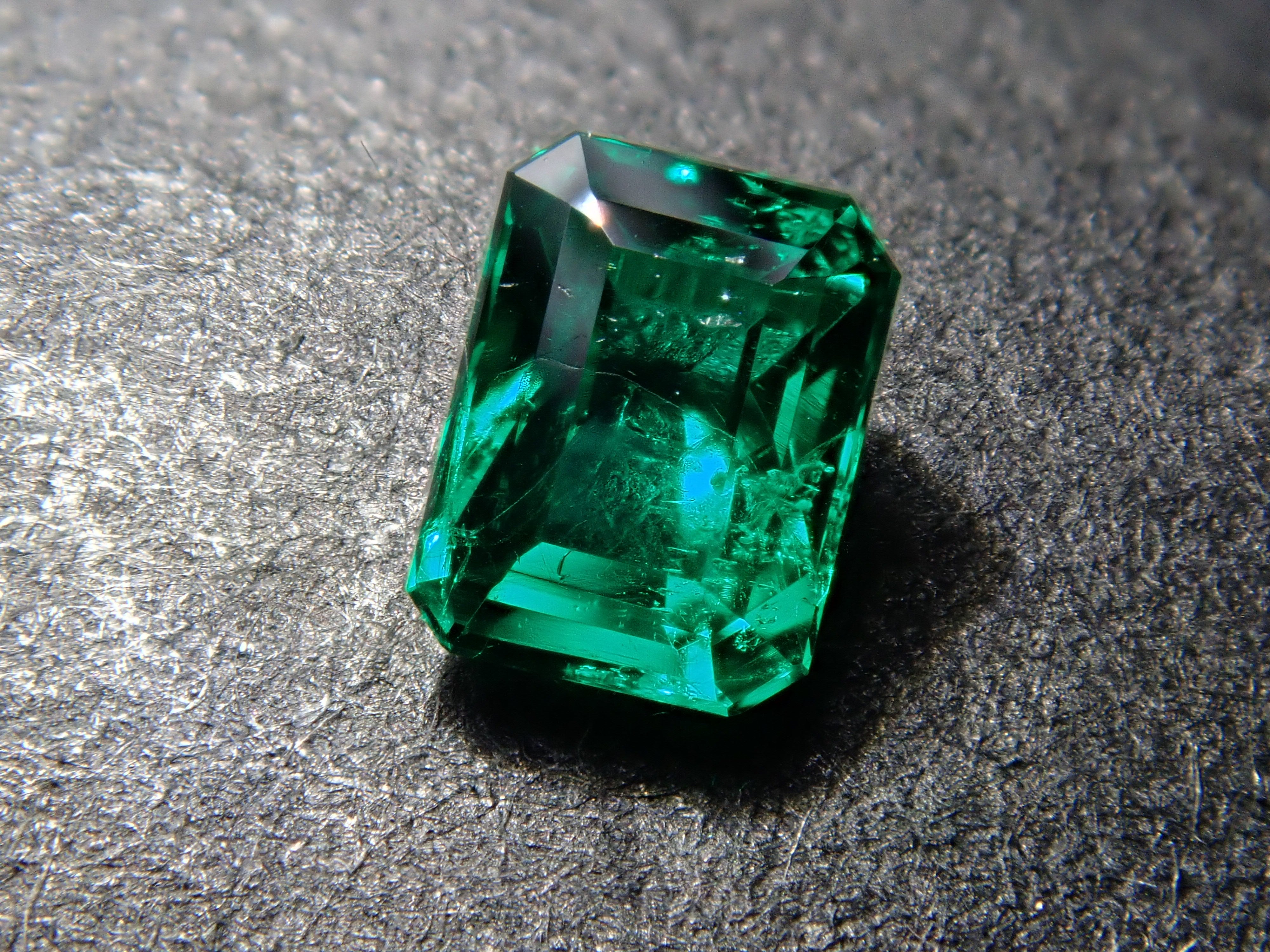 【11/3 22時販売】コロンビア産エメラルド 0.176ctルース