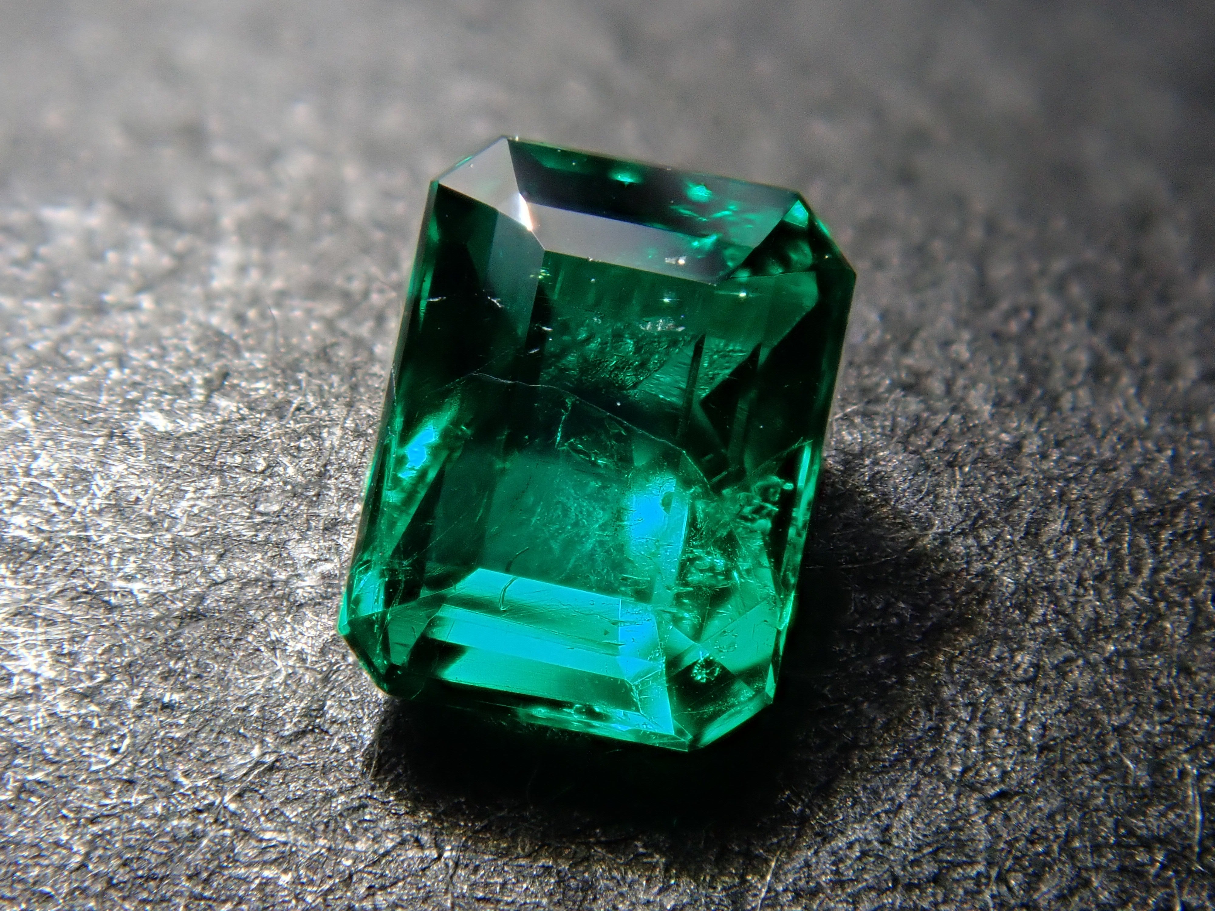 【11/3 22時販売】コロンビア産エメラルド 0.176ctルース