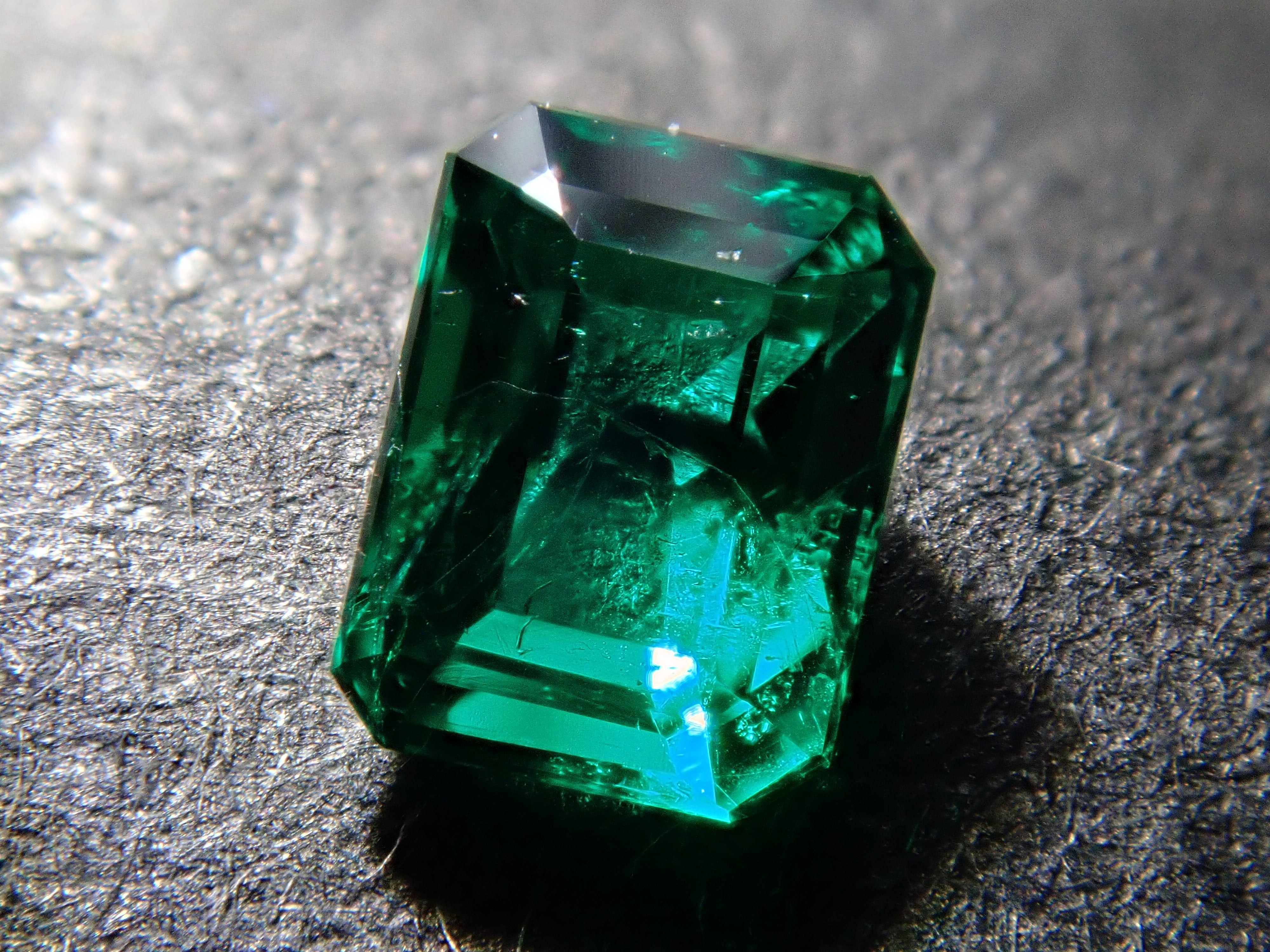 【11/3 22時販売】コロンビア産エメラルド 0.176ctルース