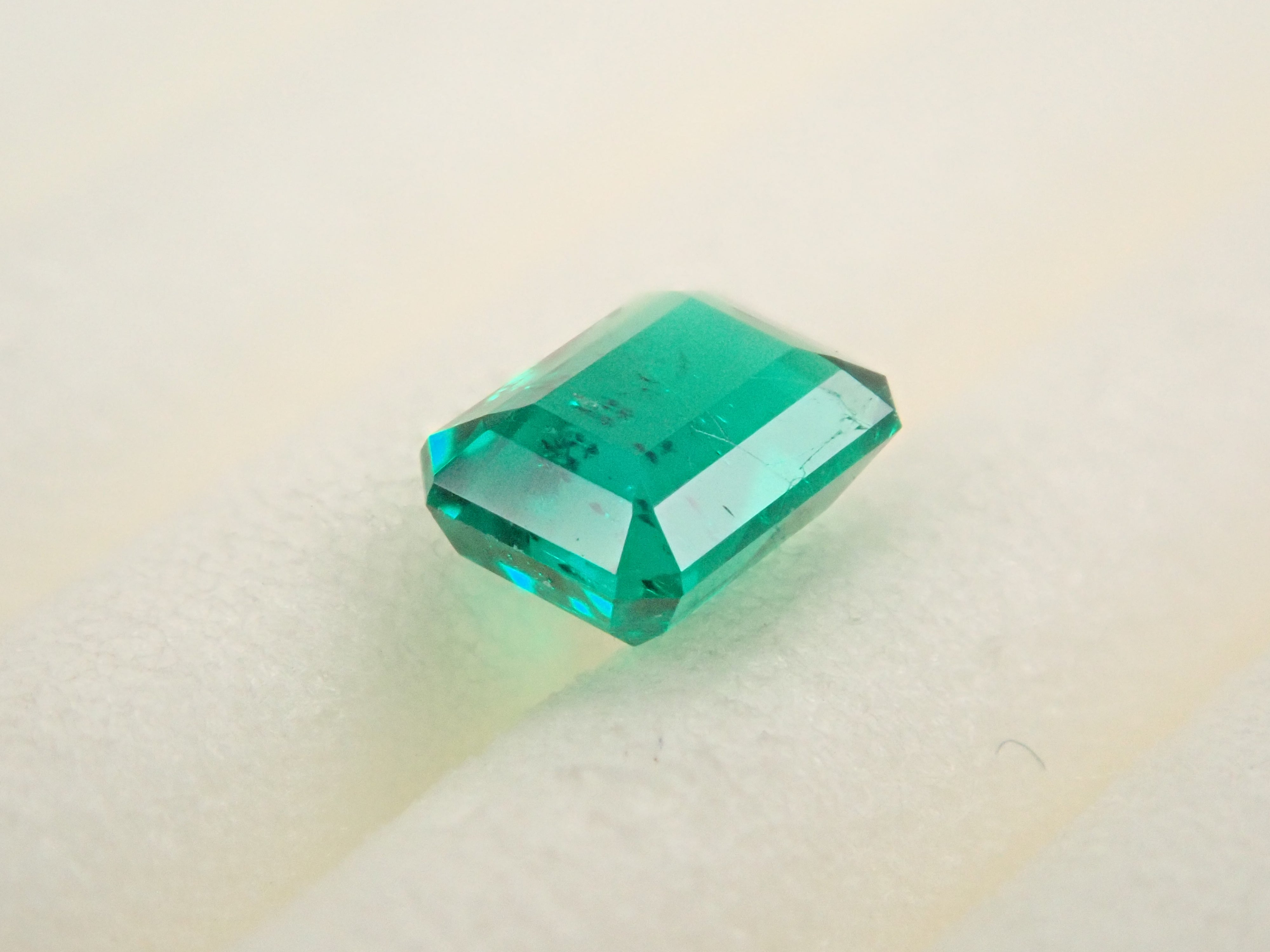 【11/3 22時販売】コロンビア産エメラルド 0.176ctルース