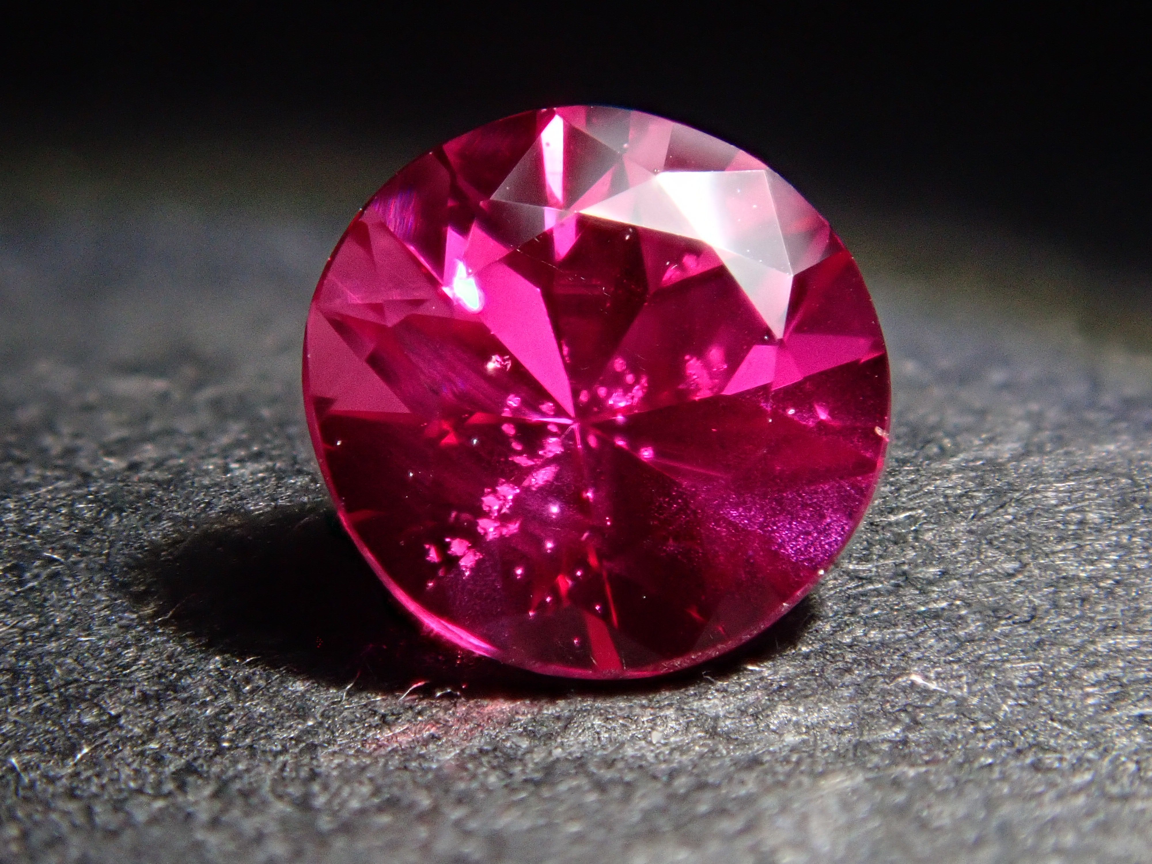 【11/3 22時販売】非加熱ルビー 4.5mm/0.430ctルース GIT