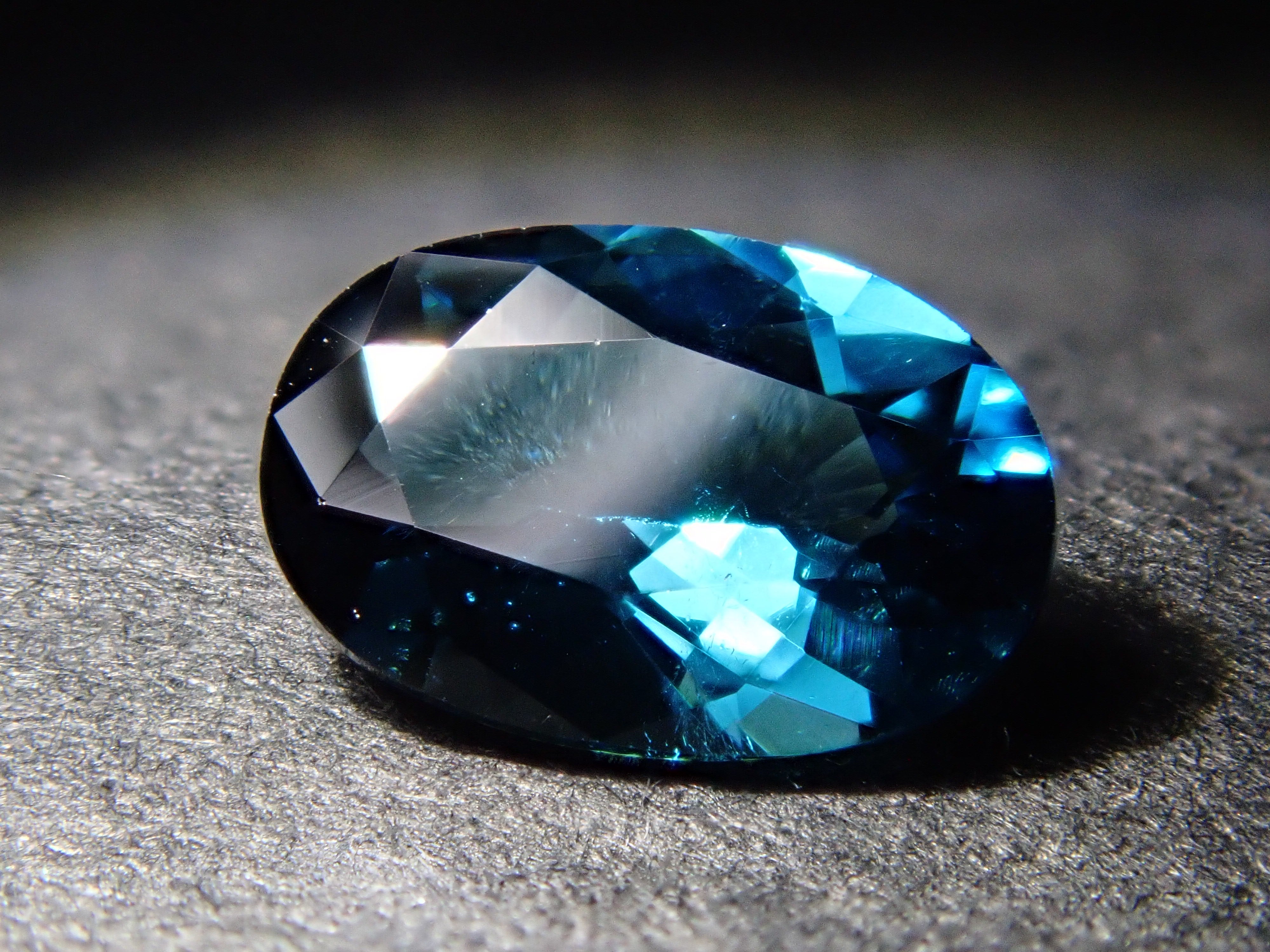 ブラジル産インディゴライトトルマリン 0.431ctルース