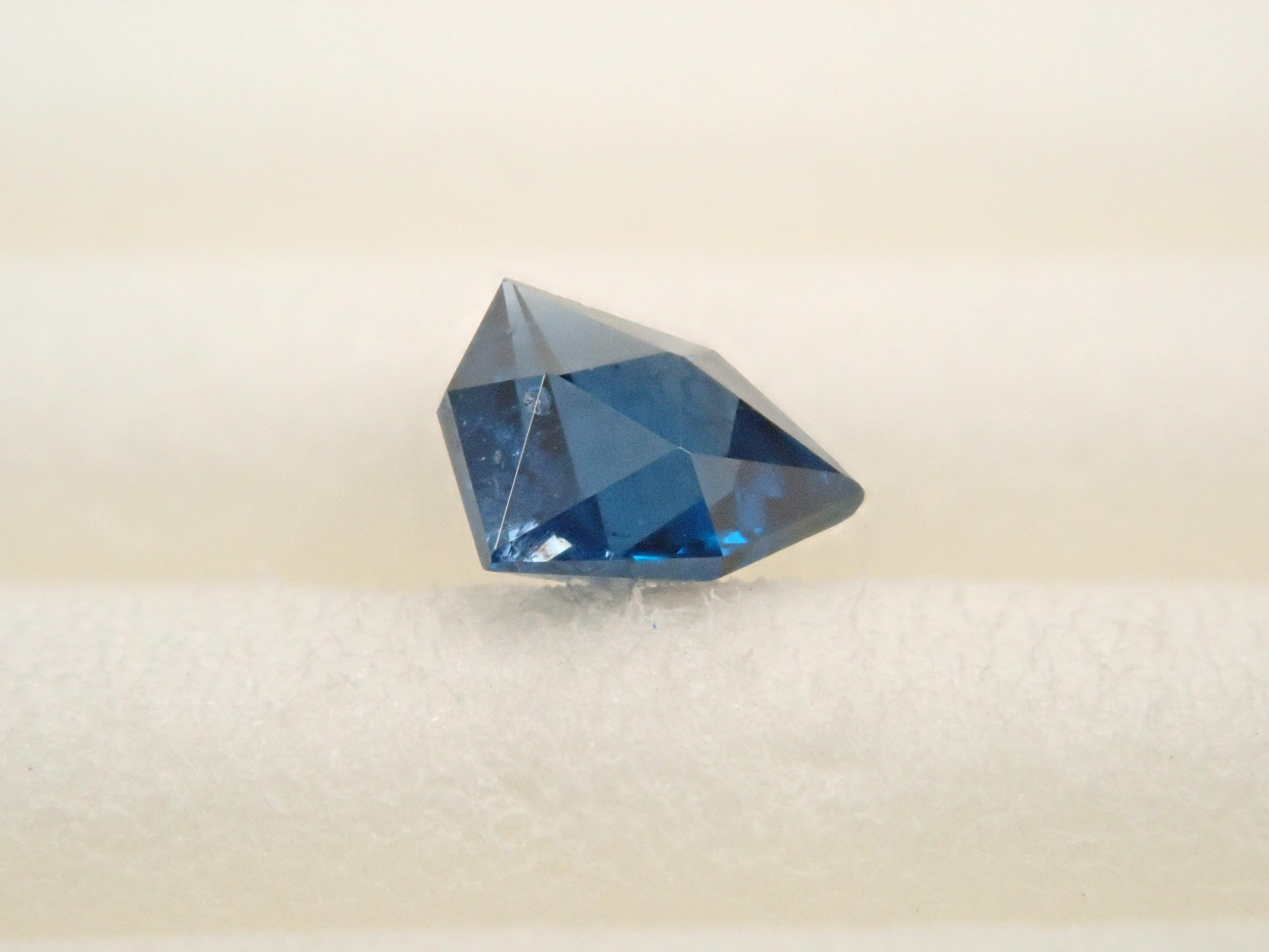 イジェリア産コバルトガーナイト 0.171ctルース 鑑別書