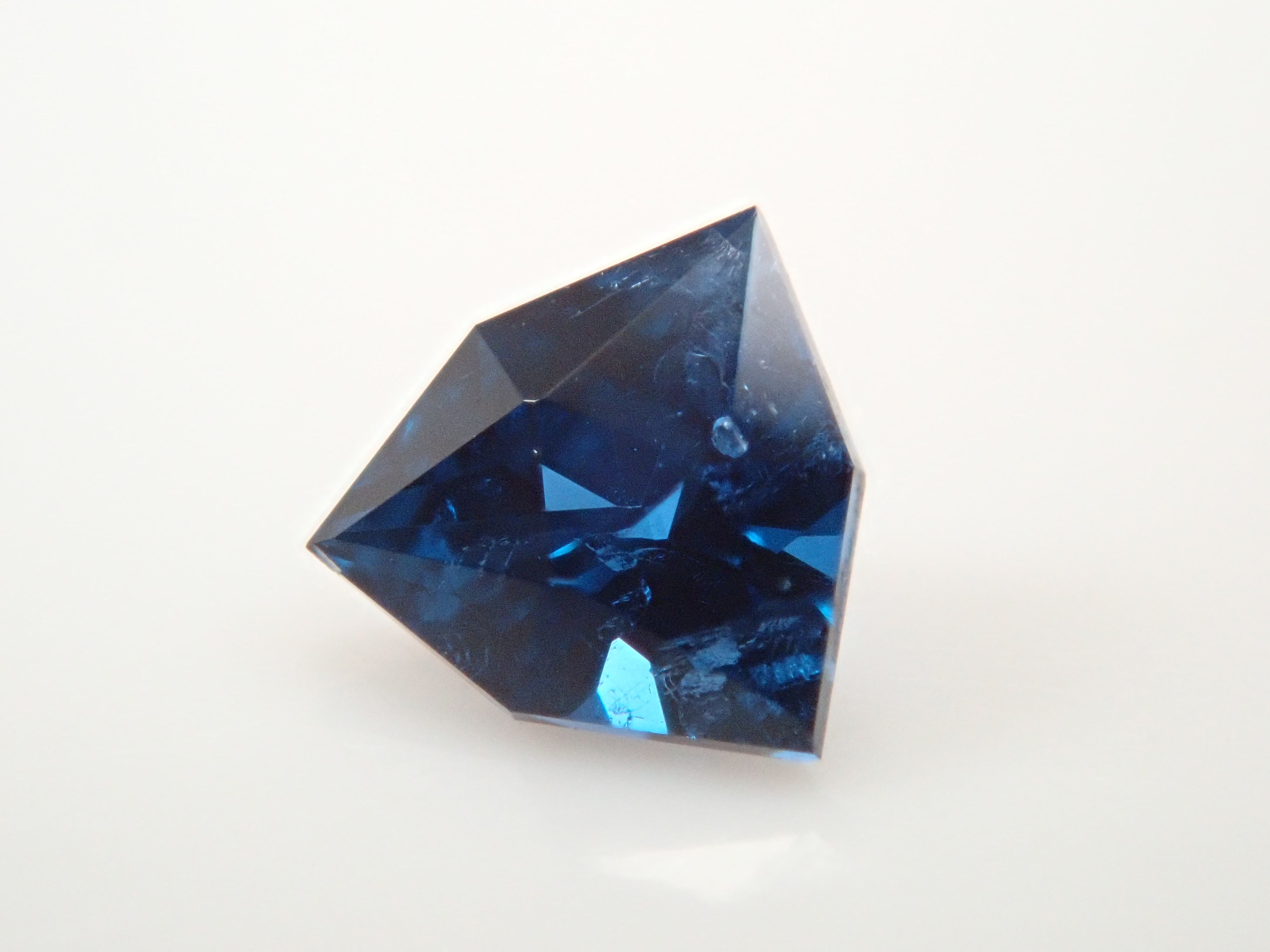イジェリア産コバルトガーナイト 0.171ctルース 鑑別書