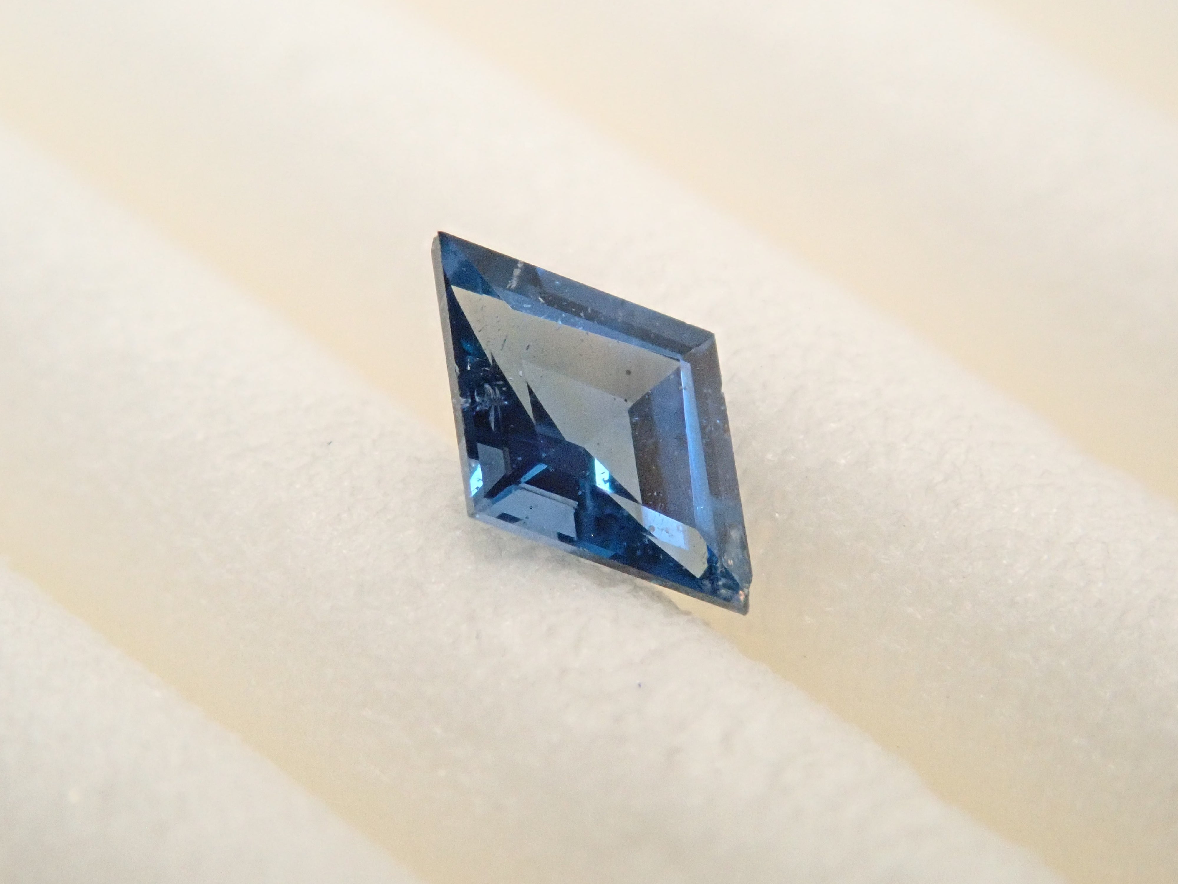 ナイジェリア産コバルトガーナイト 0.152ctルース 鑑別書