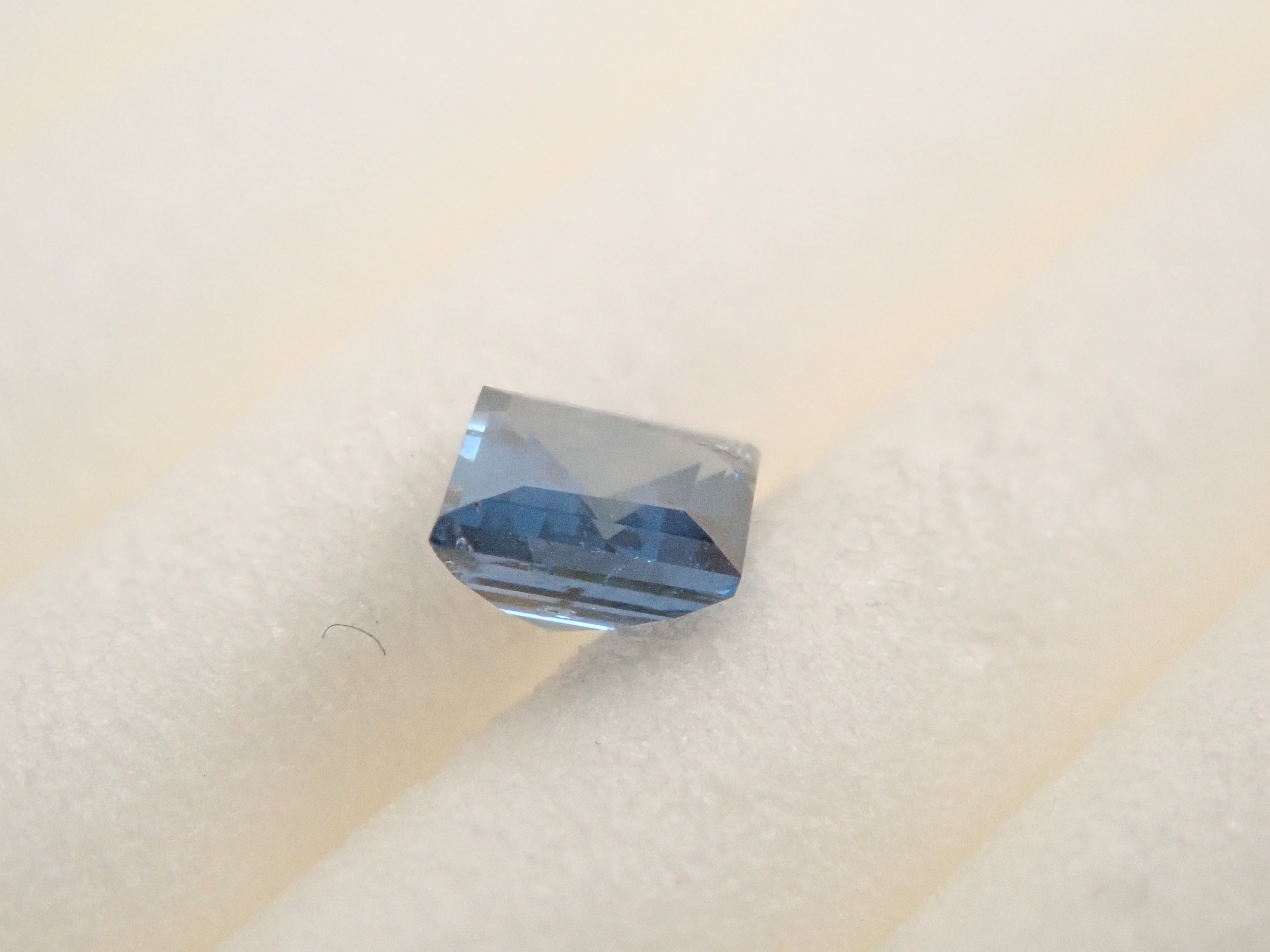 【11/3 22時販売】ナイジェリア産コバルトガーナイト 0.152ctルース 鑑別書