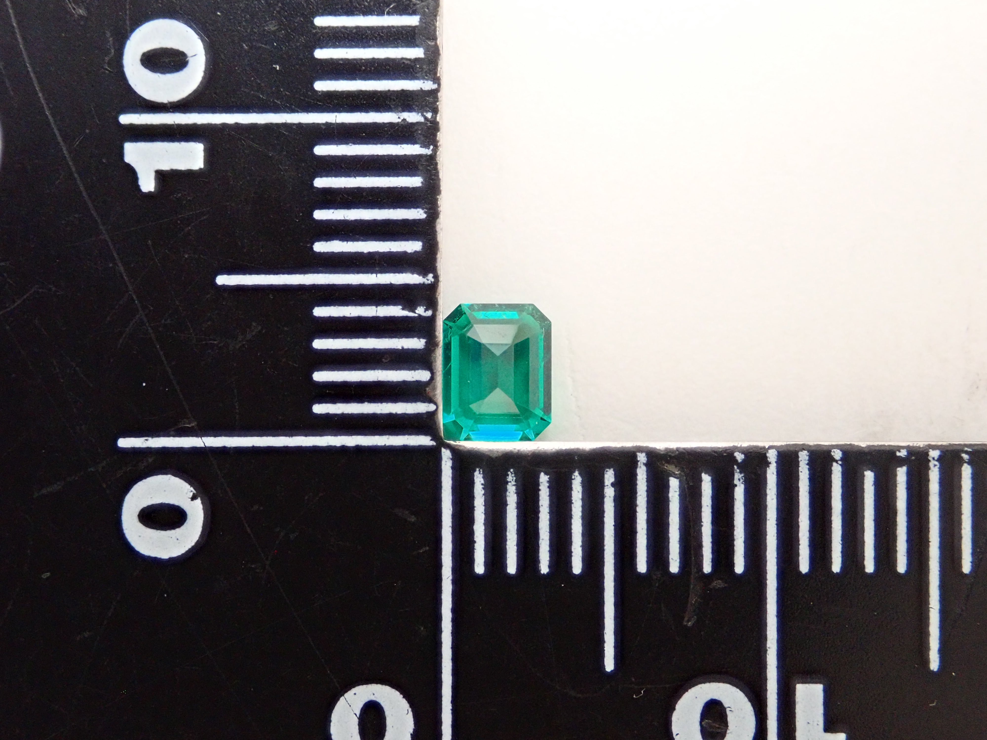 【11/23 22時販売】コロンビア産ノンオイルエメラルド 0.220ctルース GIA