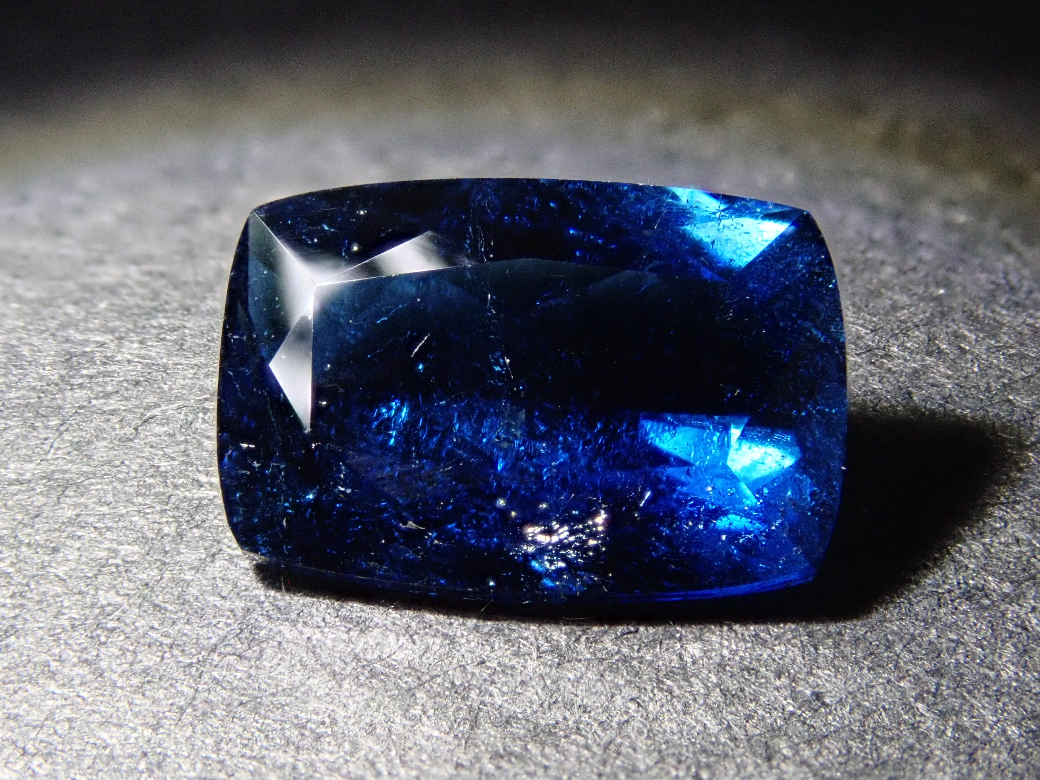 【1/6 22時販売】ブラジル産インディゴライトトルマリン 1.470ctルース 鑑別書