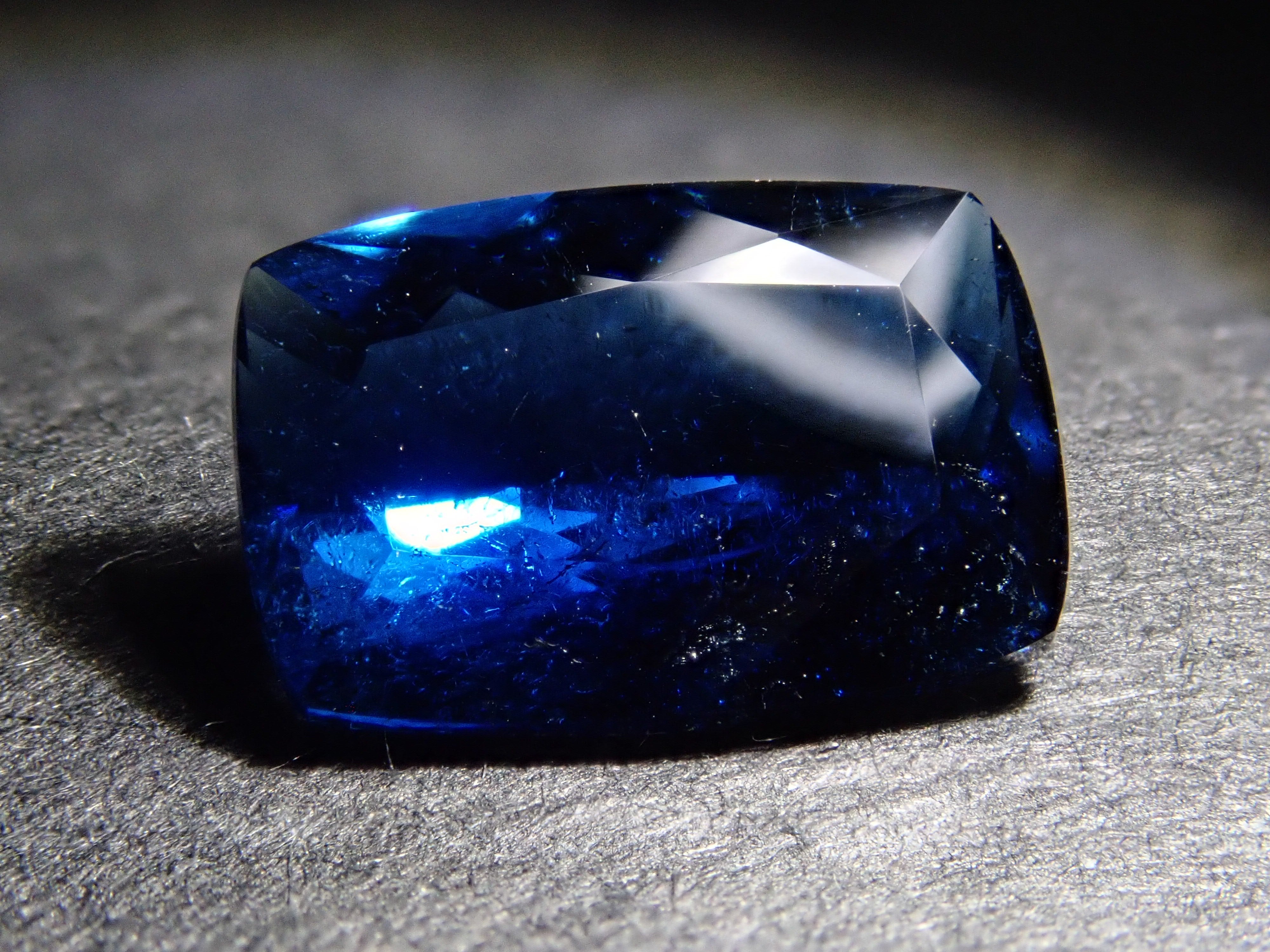 【1/6 22時販売】ブラジル産インディゴライトトルマリン 1.470ctルース 鑑別書