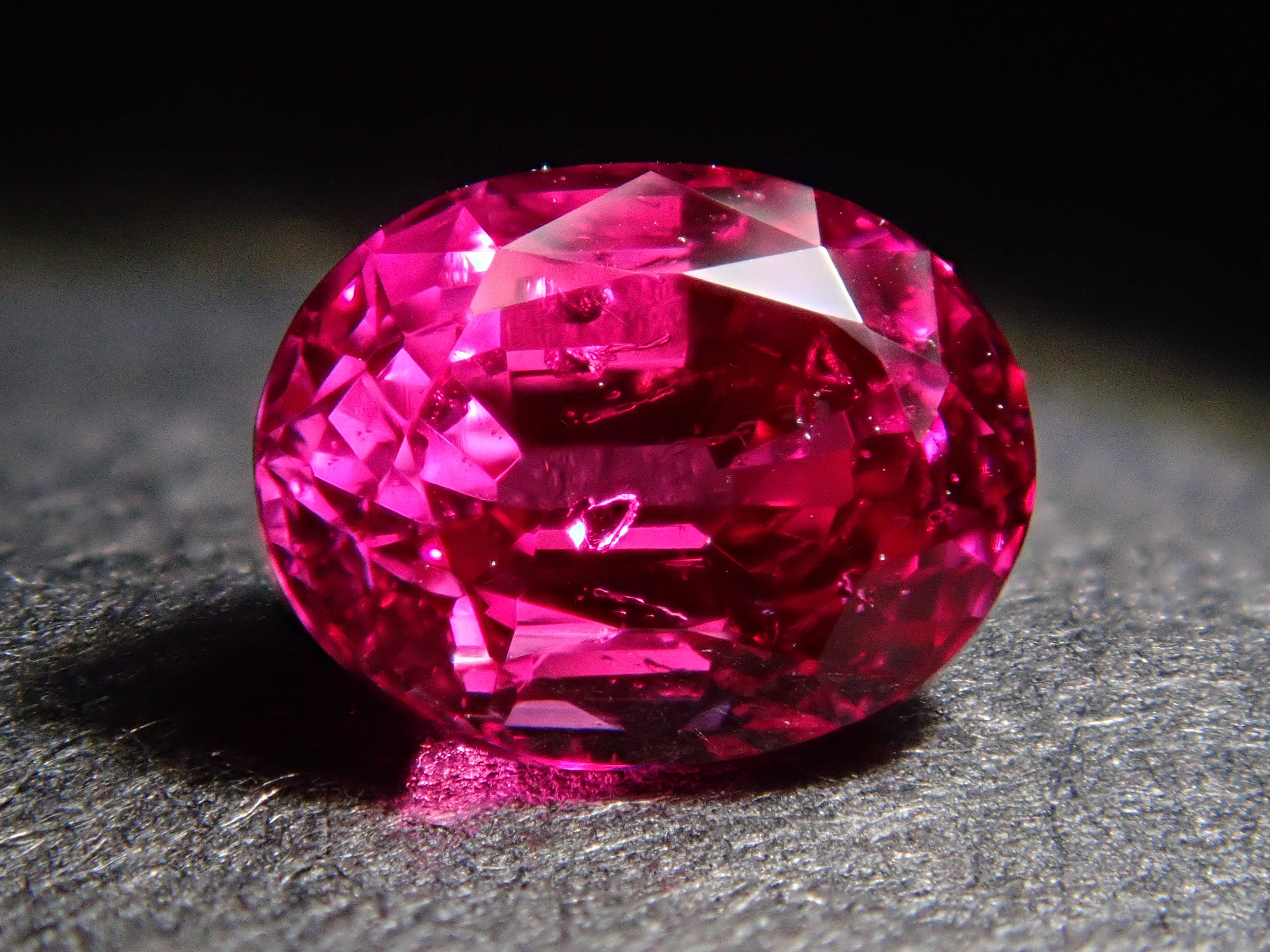 ミャンマー産非加熱ピジョンブラッドルビー  0.640ctルース AIGS