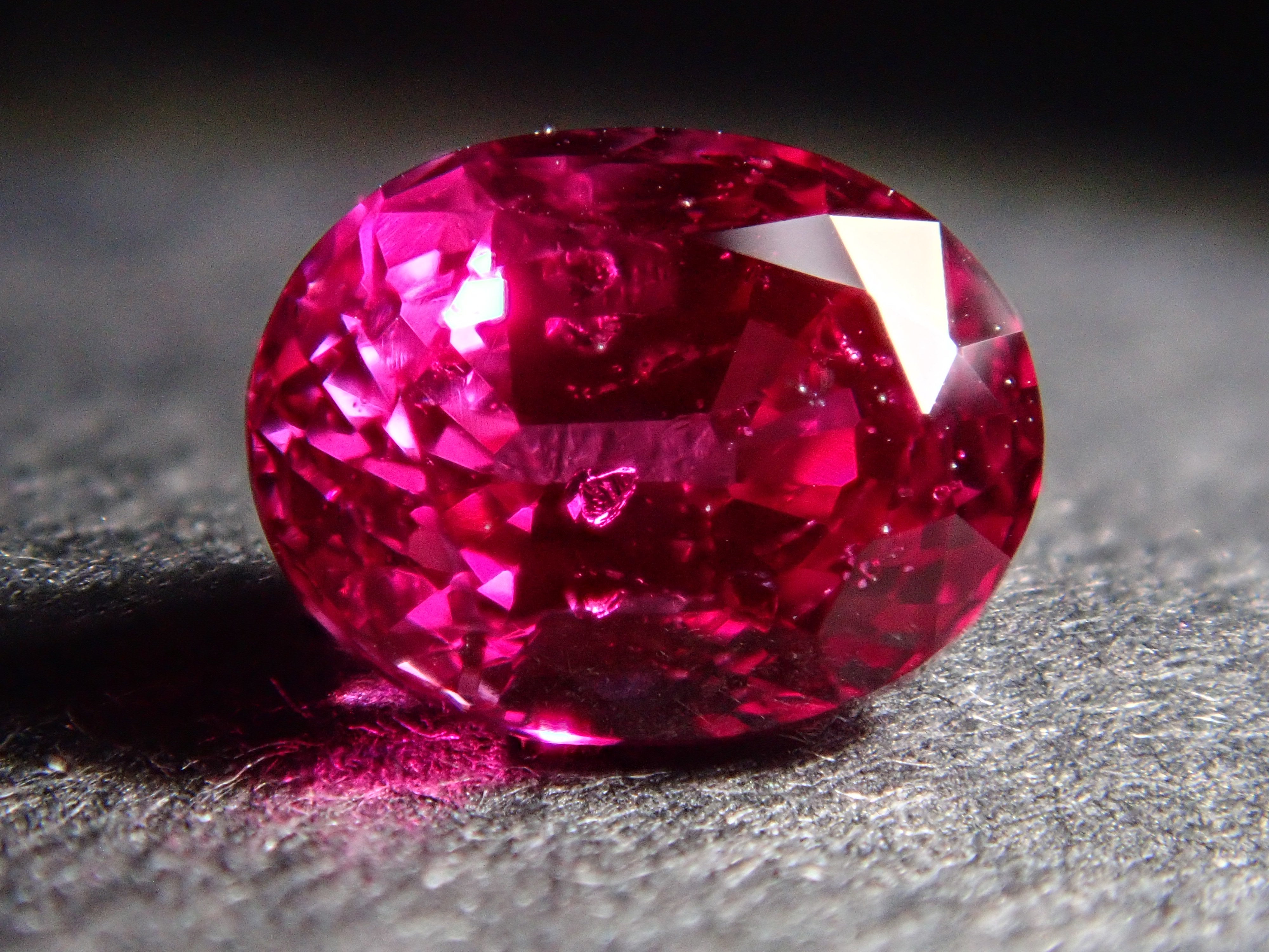 ミャンマー産非加熱ピジョンブラッドルビー  0.640ctルース AIGS