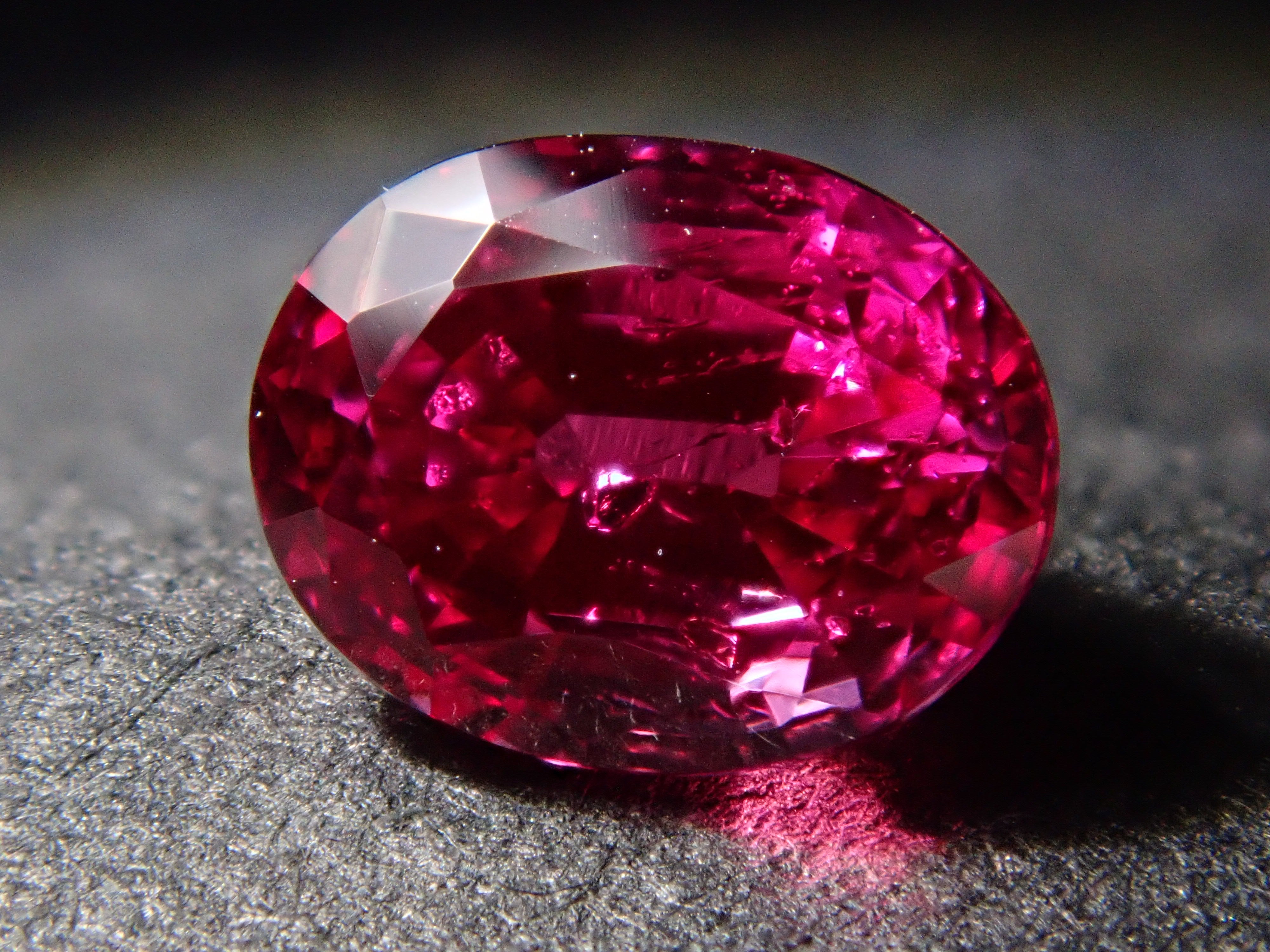 ミャンマー産非加熱ピジョンブラッドルビー  0.640ctルース AIGS